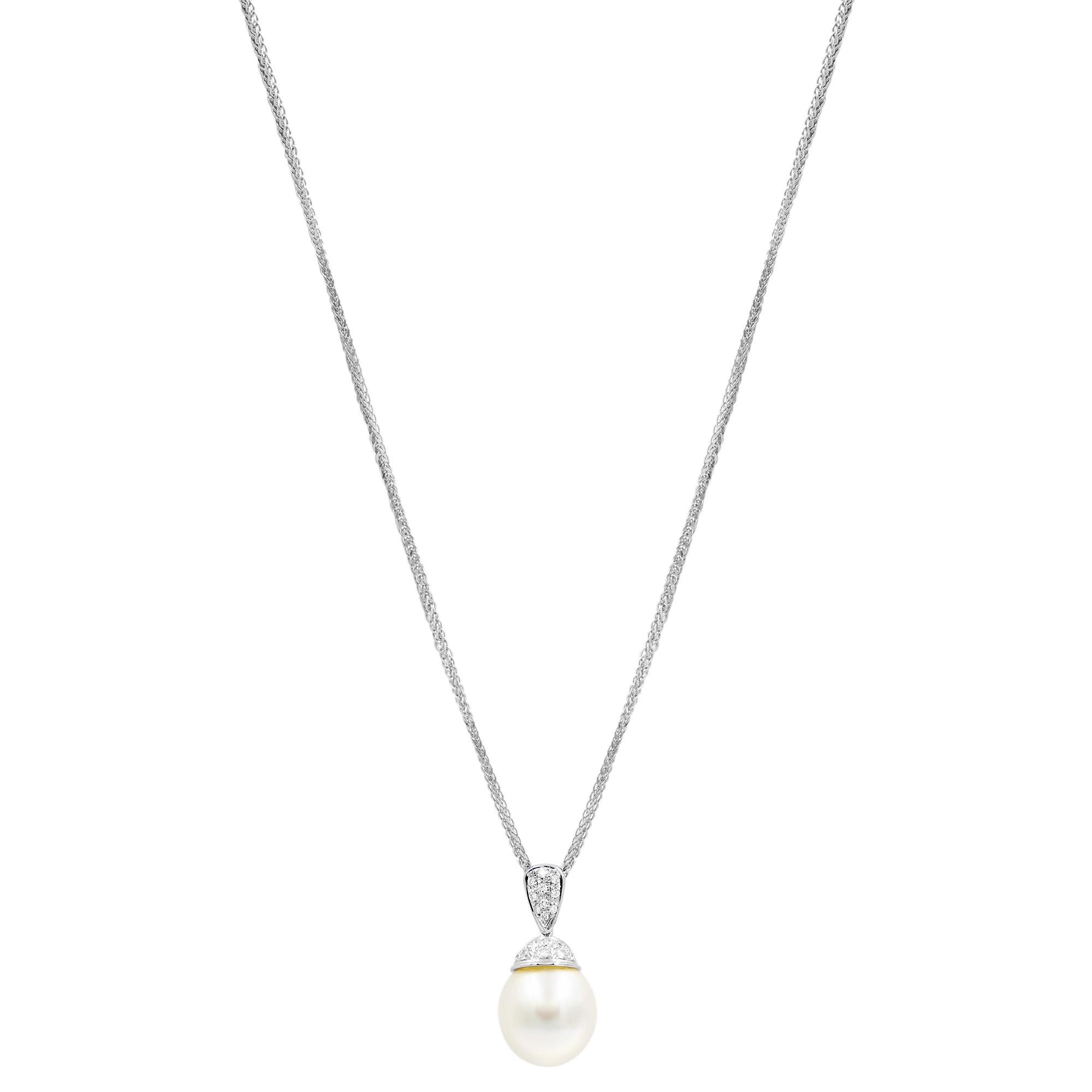 Solid 18 Karat Gold Oyster with Pearl and Genuine Diamond Necklace, 18.6 grams at 1stDibs