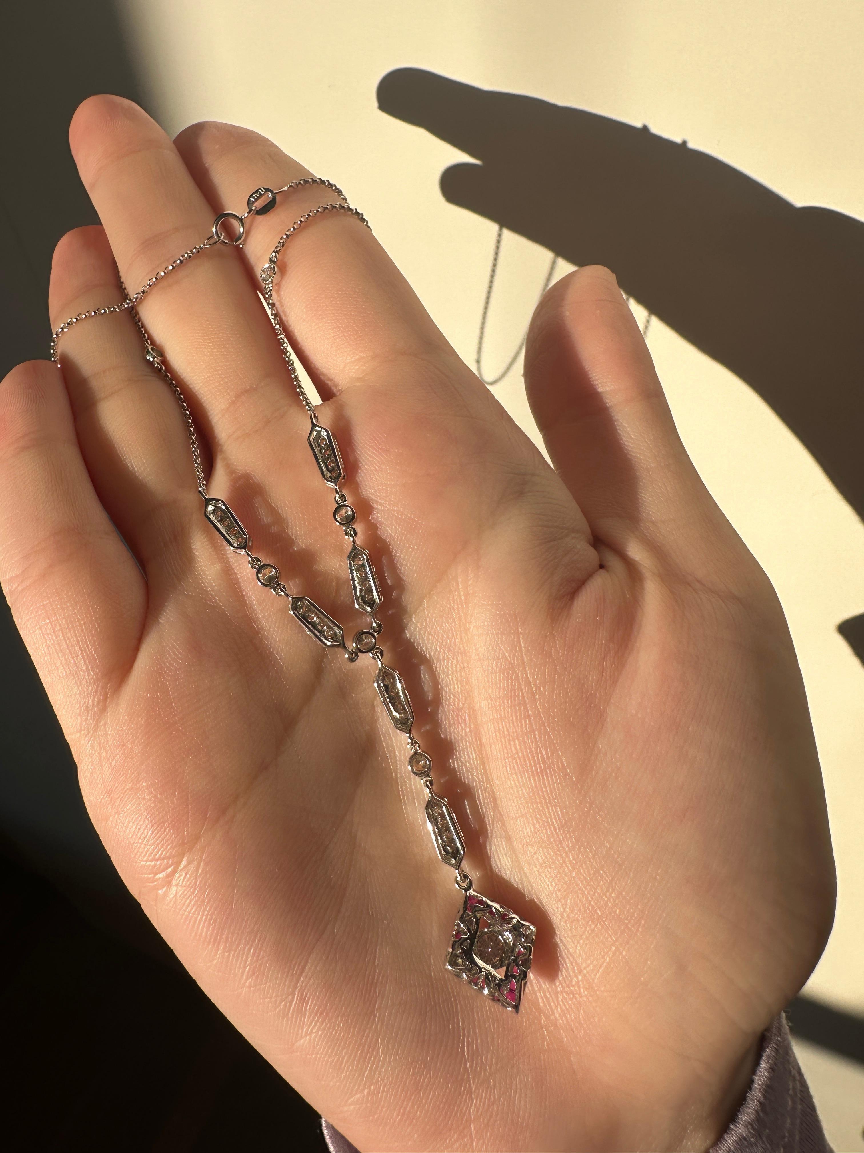Estate Collier en Y en or blanc 18K avec diamants et rubis en vente 9