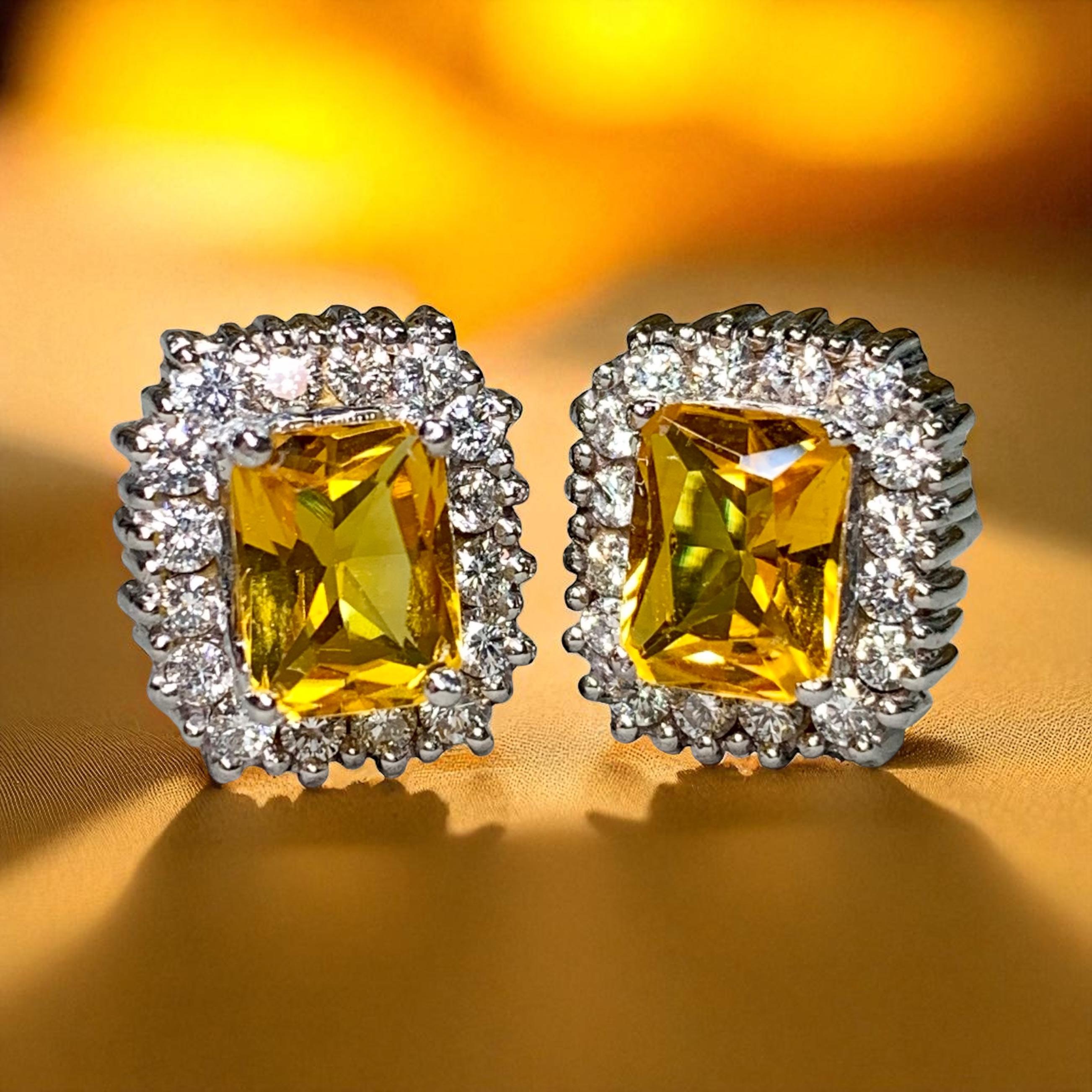 Estate Boucles d'oreilles Huggie en or blanc 18K avec diamant Citrine Omega Back 3.96ctw Excellent état - En vente à Winter Springs, FL