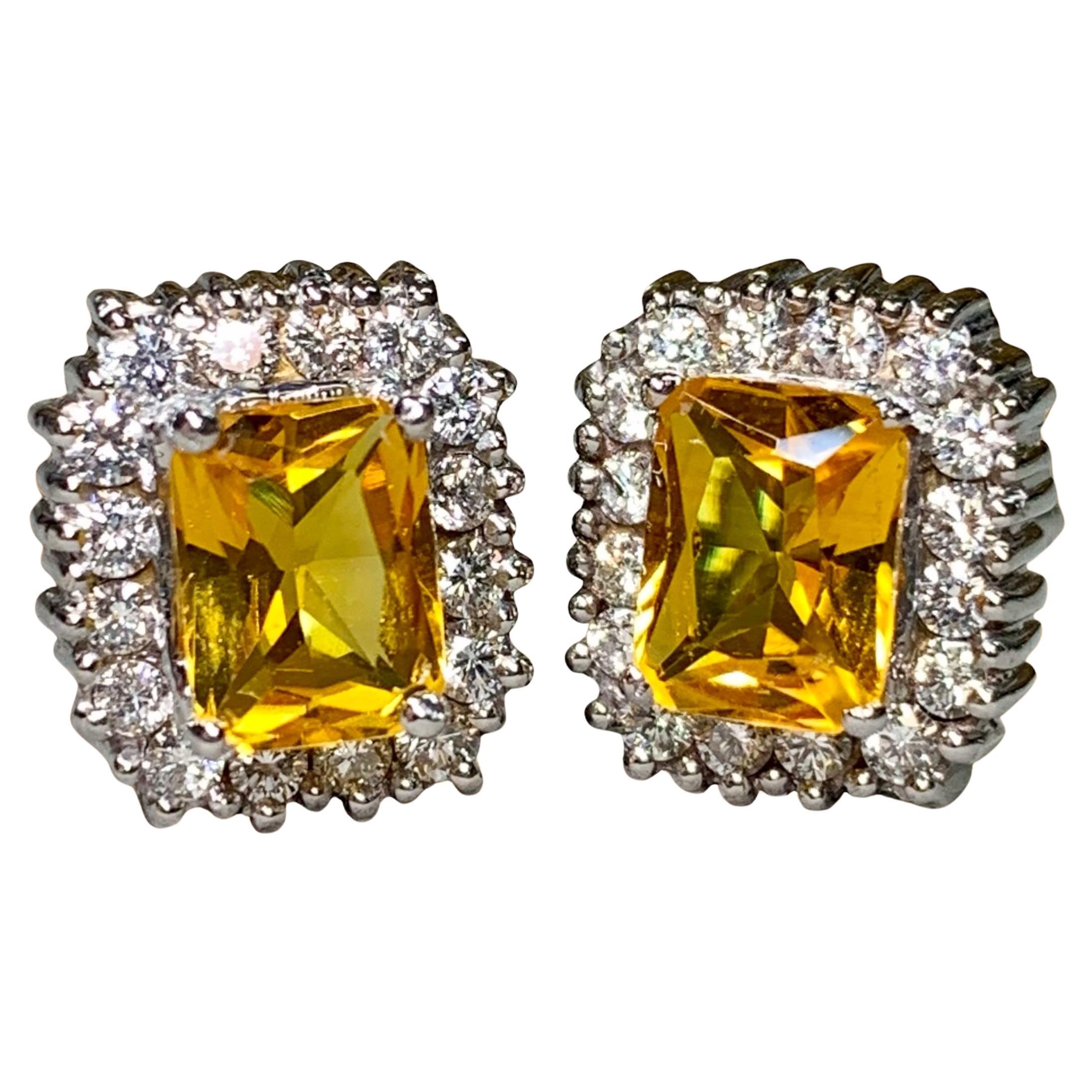 Estate Boucles d'oreilles Huggie en or blanc 18K avec diamant Citrine Omega Back 3.96ctw en vente