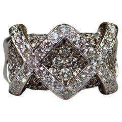 Estate Bague cocktail contemporaine en or blanc 18 carats avec diamants croisés en X large 3.30ct