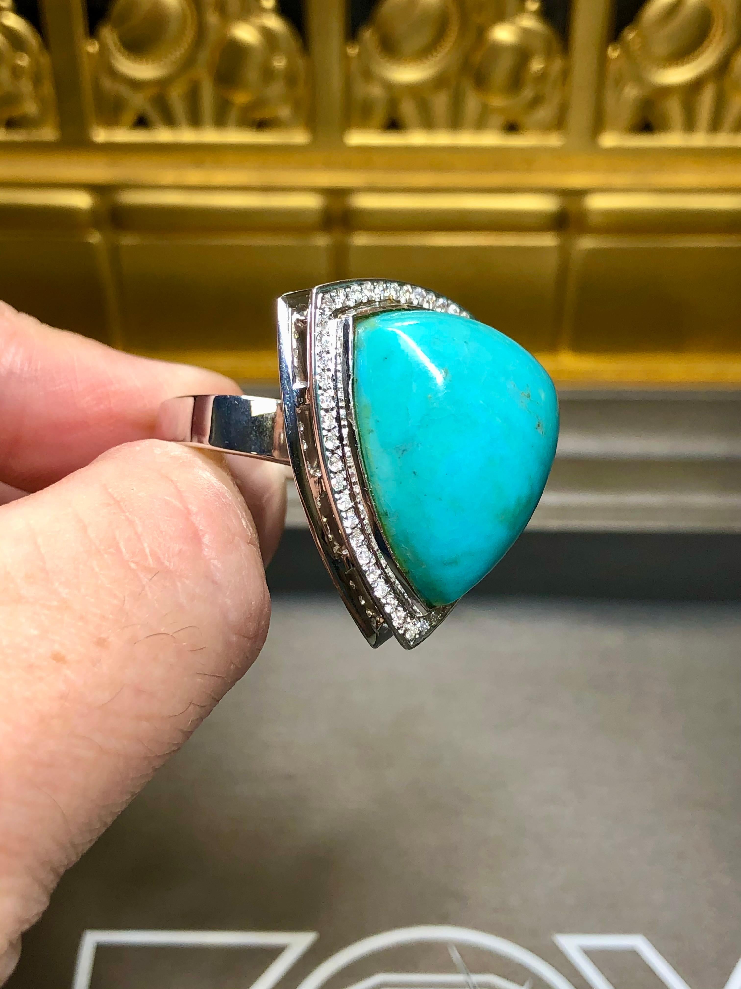 da uomo o donna Anello da cocktail in oro bianco 18 carati LARGE Triangular Cabochon Turchese Diamond in vendita