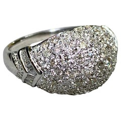 Estate 18K Oro Blanco Pavé Ronda Baguette Diamante Cúpula Cóctel Anillo 2.10ctw