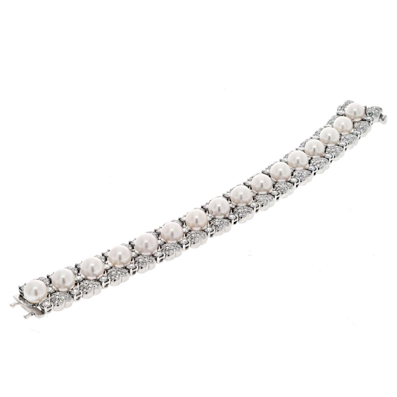 Estate 18K White Gold Pearl And Diamond Tennis Bracelet In Excellent Condition For Sale In New York, NY