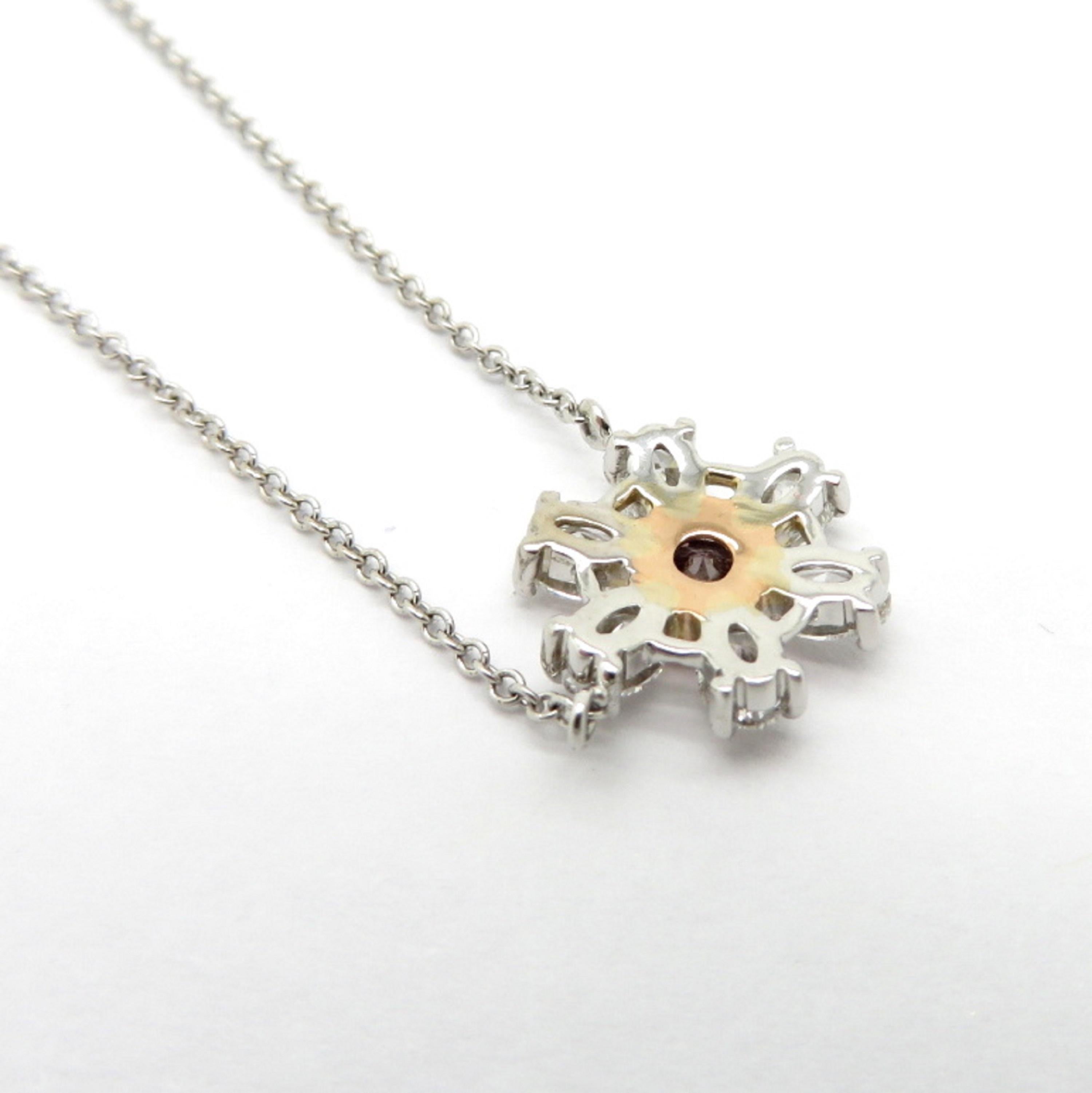 Nachlass 18 Karat Weißgold Rosa und Weiß Diamant Gänseblümchen Blume Mode Halskette im Zustand „Hervorragend“ im Angebot in Scottsdale, AZ