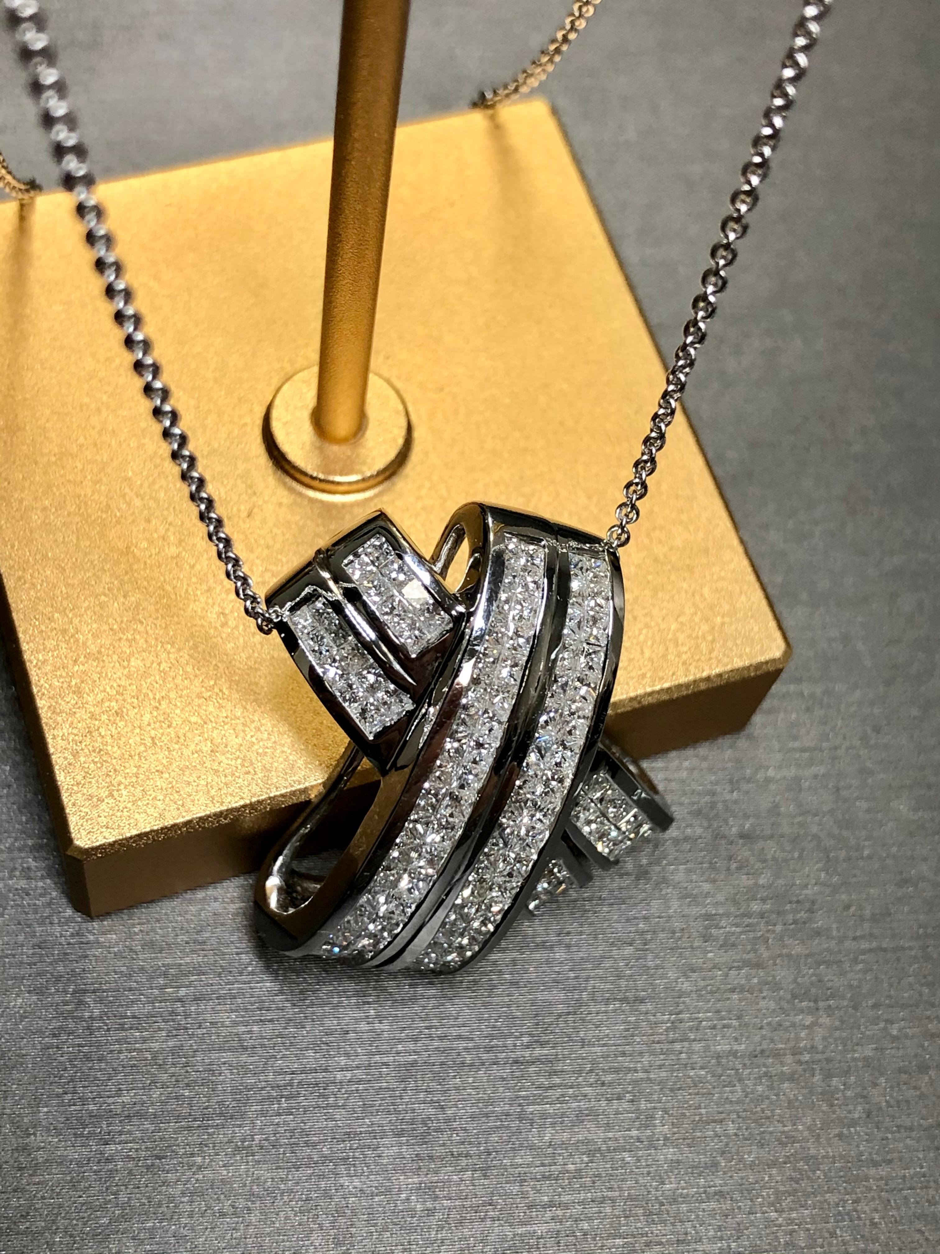 Nachlass 18K Weißgold Prinzen Diamant X Slide Anhänger Halskette 4cttw (Carréschliff) im Angebot