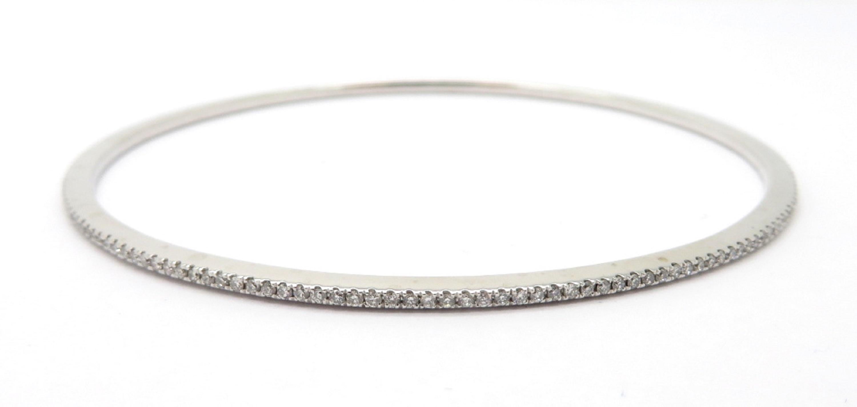 Women's Estate 18 Karat White Gold Round Diamond Bangle Bracelet For Sale