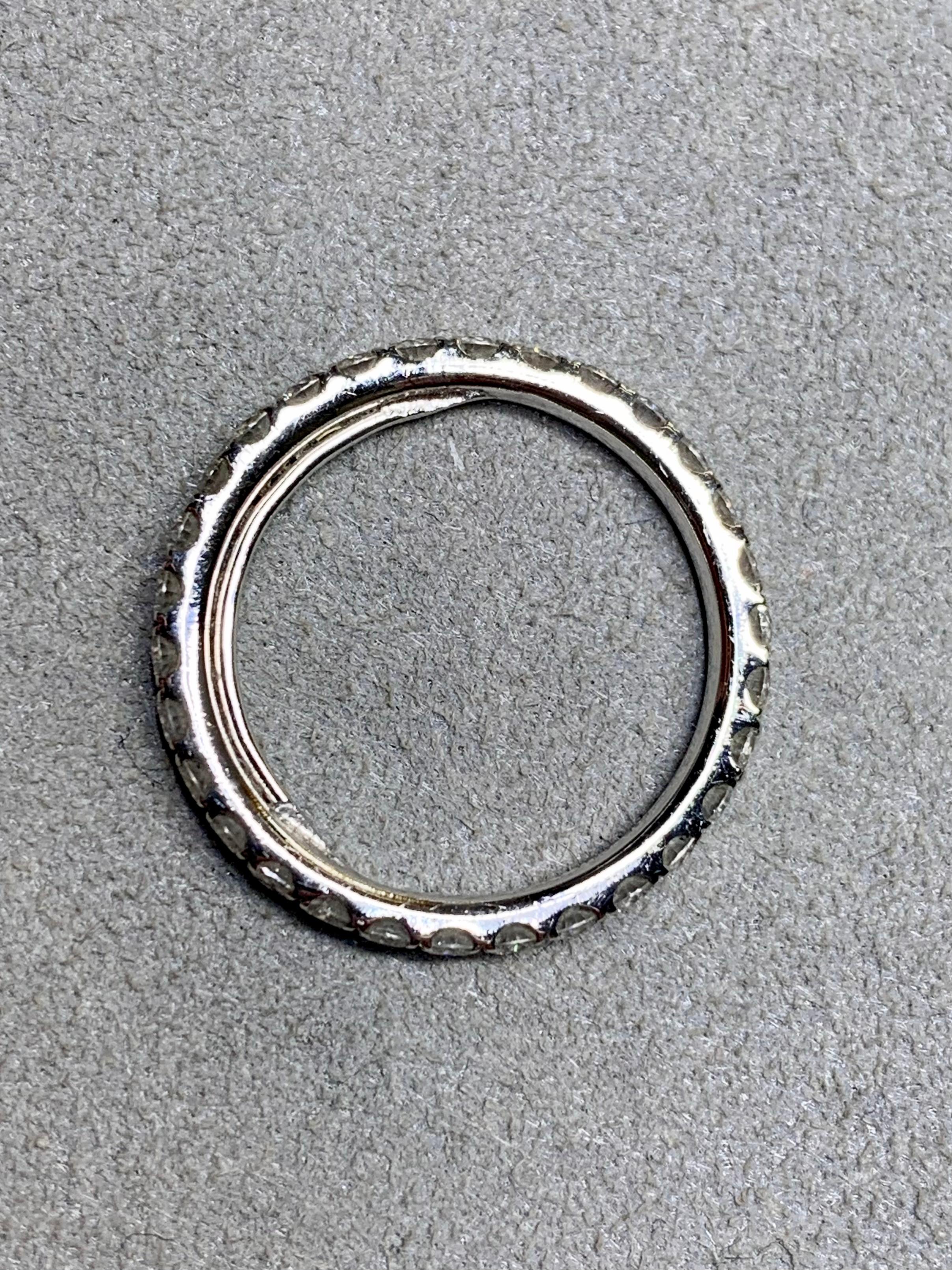 Round Cut Estate 18K White Gold Round Diamond Eternity Band 2.15mm 1.20ctw G Vs Sz 5.75 For Sale