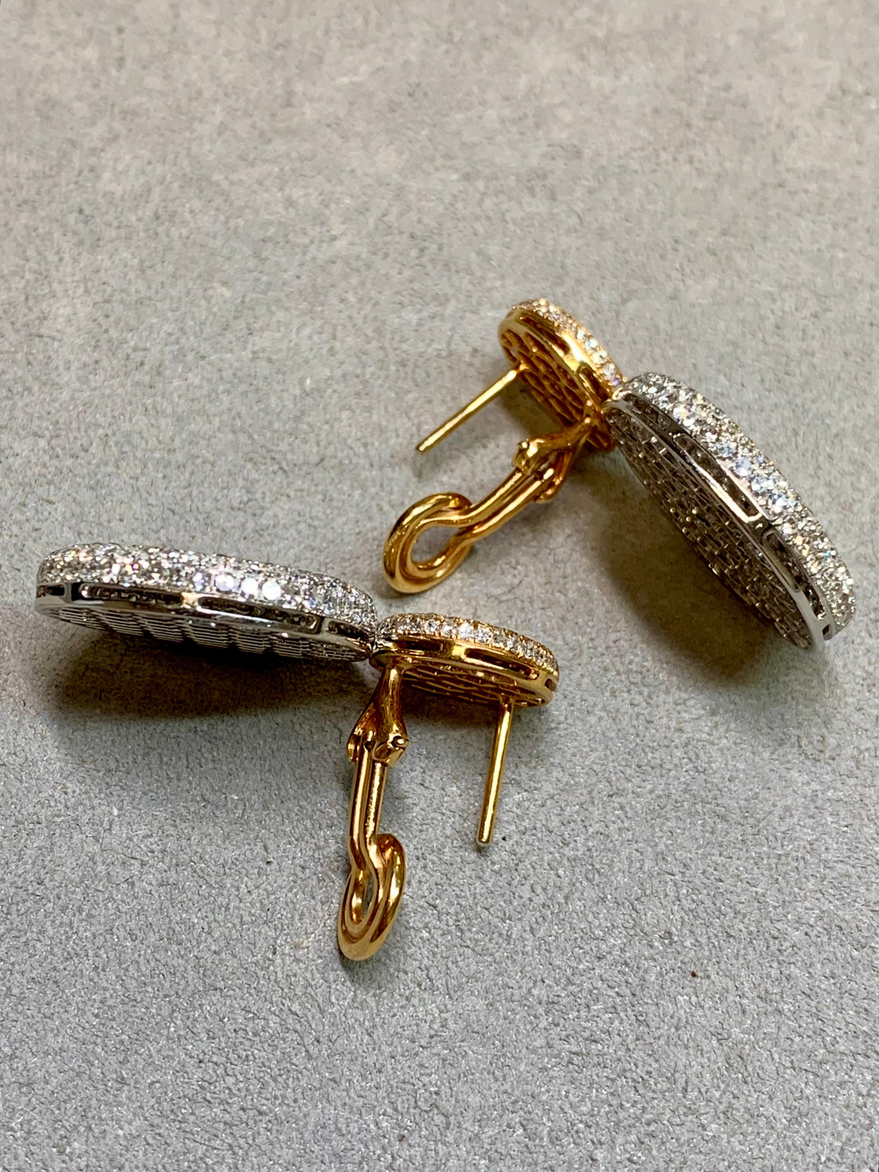 Orecchini a disco con pavé in oro bianco 18 carati Estate 8.50ctw G Vs In condizioni buone in vendita a Winter Springs, FL