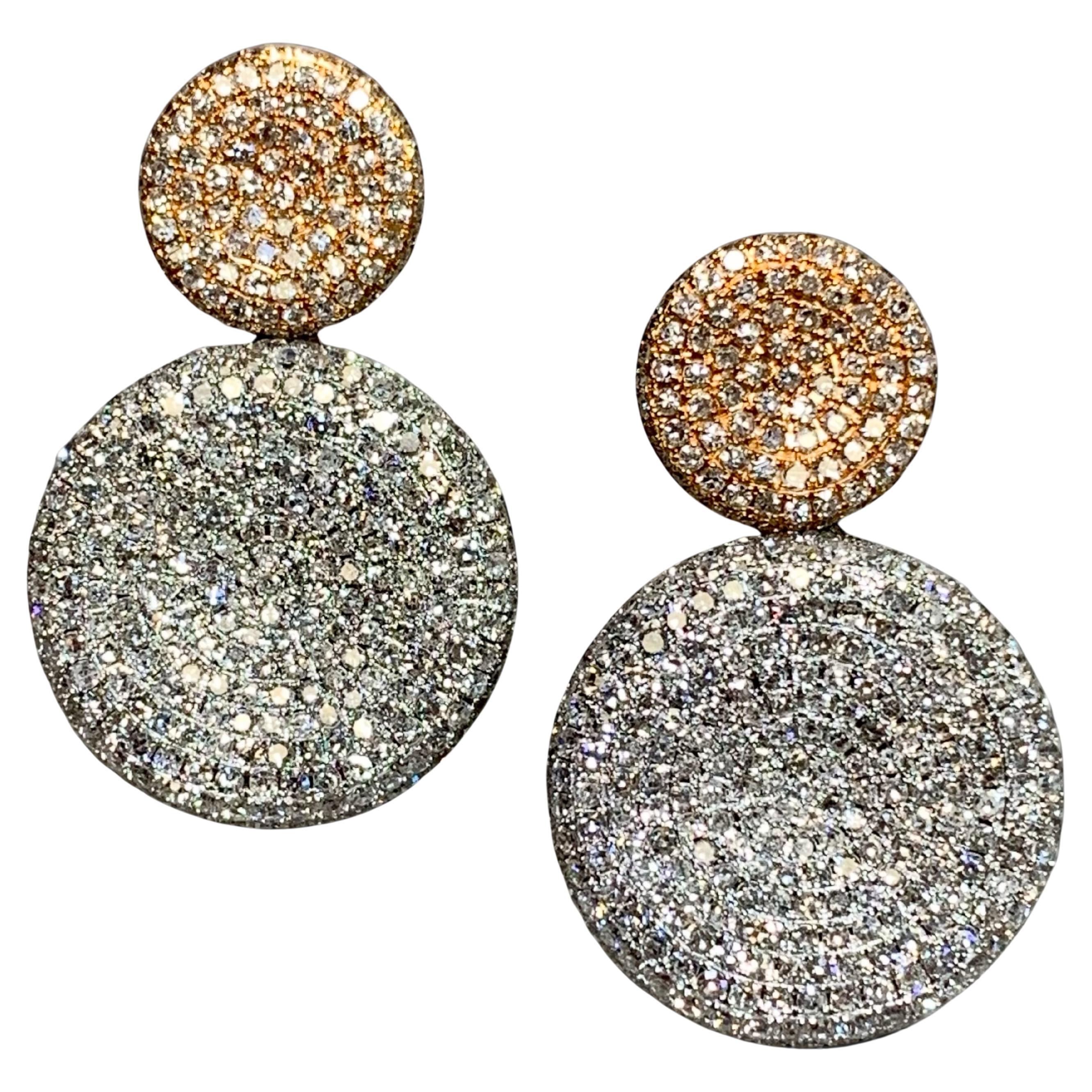 Orecchini a disco con pavé in oro bianco 18 carati Estate 8.50ctw G Vs in vendita