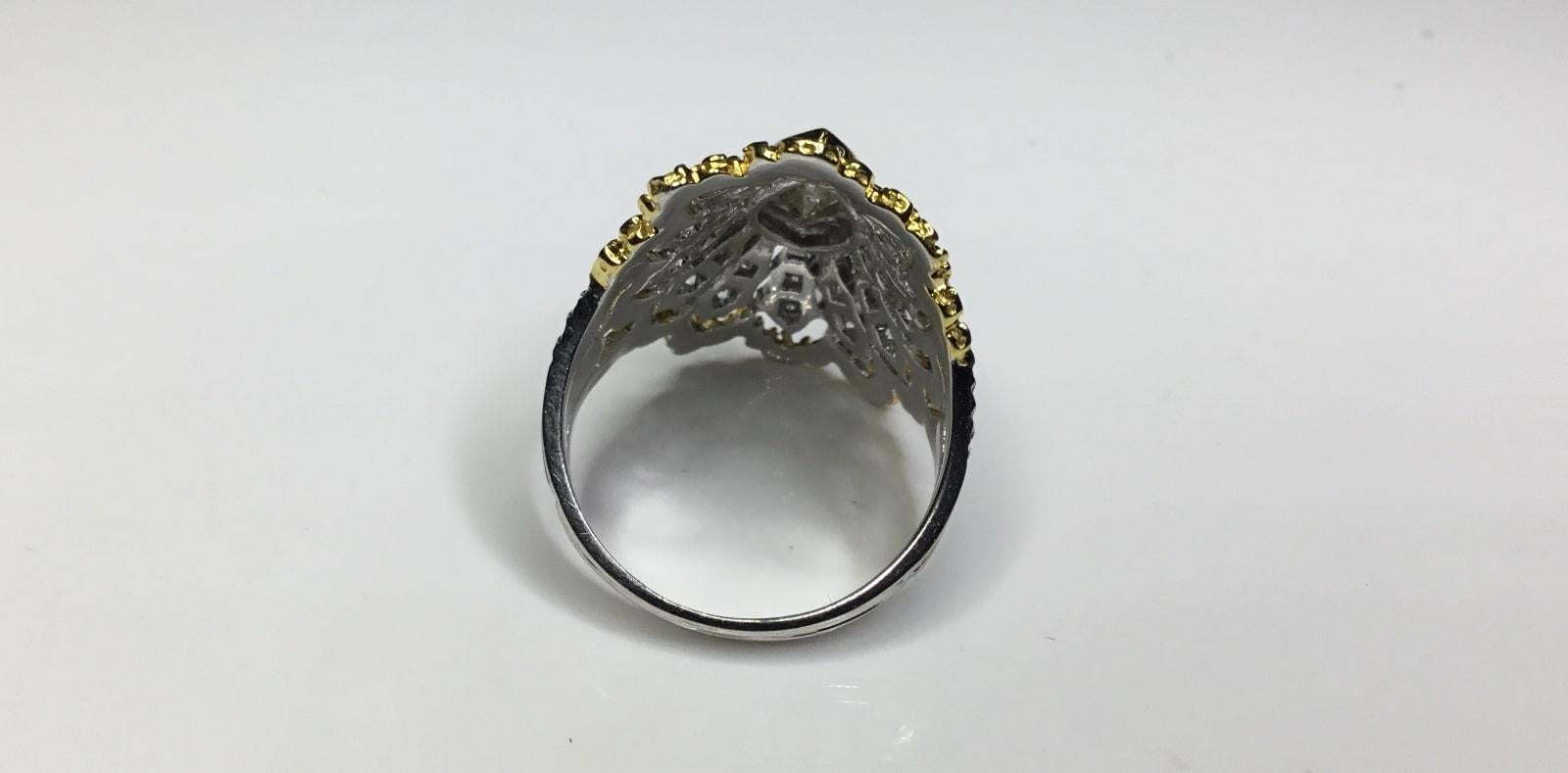 Marquise Cut Estate 18 Karat White and Yellow Gold 1.5 Carat Diamond Ring 7.5 Grams For Sale