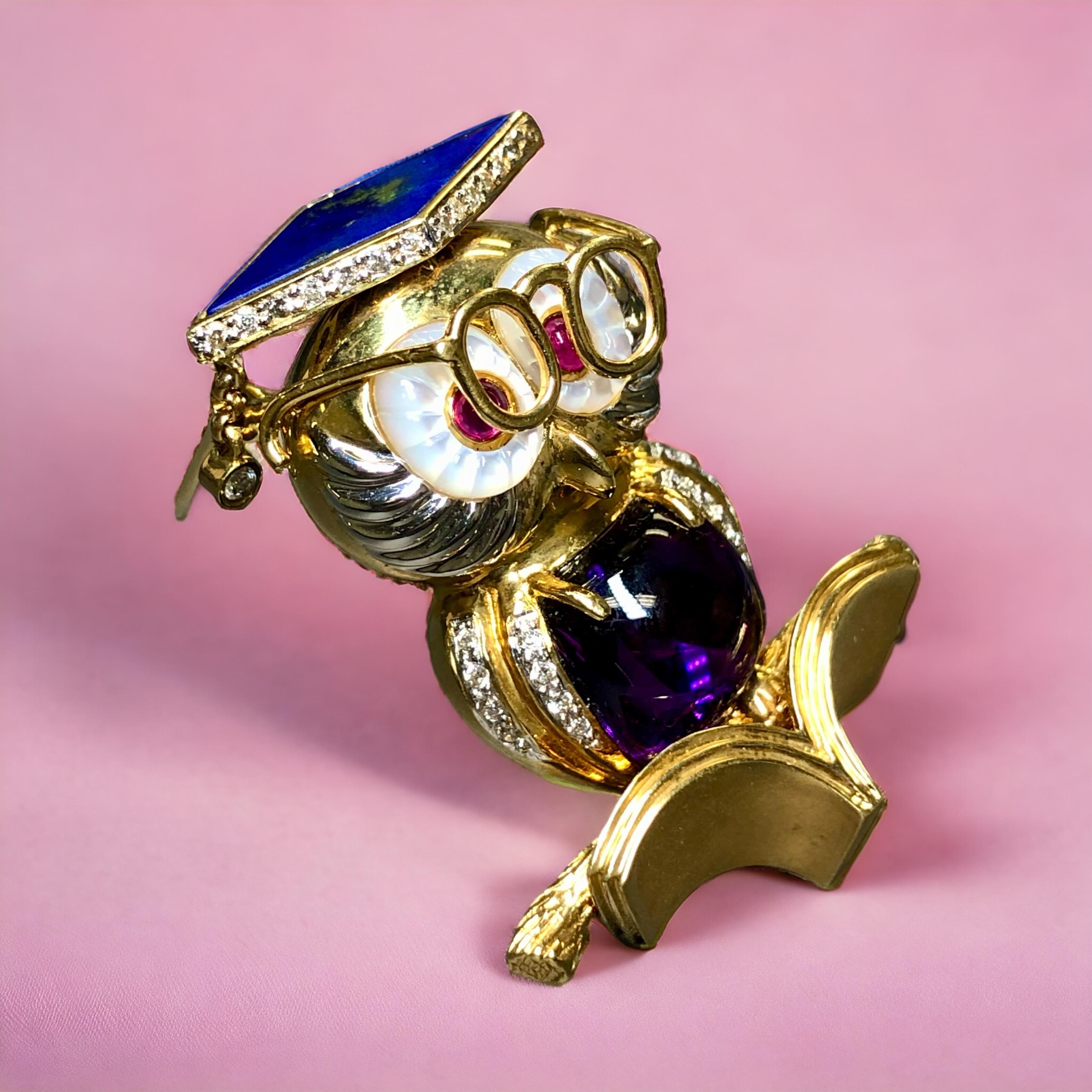 Nachlass 18K Wise Owl Diamant Rubin Lapis MOP Cabochon Amethyst Pin Anhänger (Zeitgenössisch) im Angebot