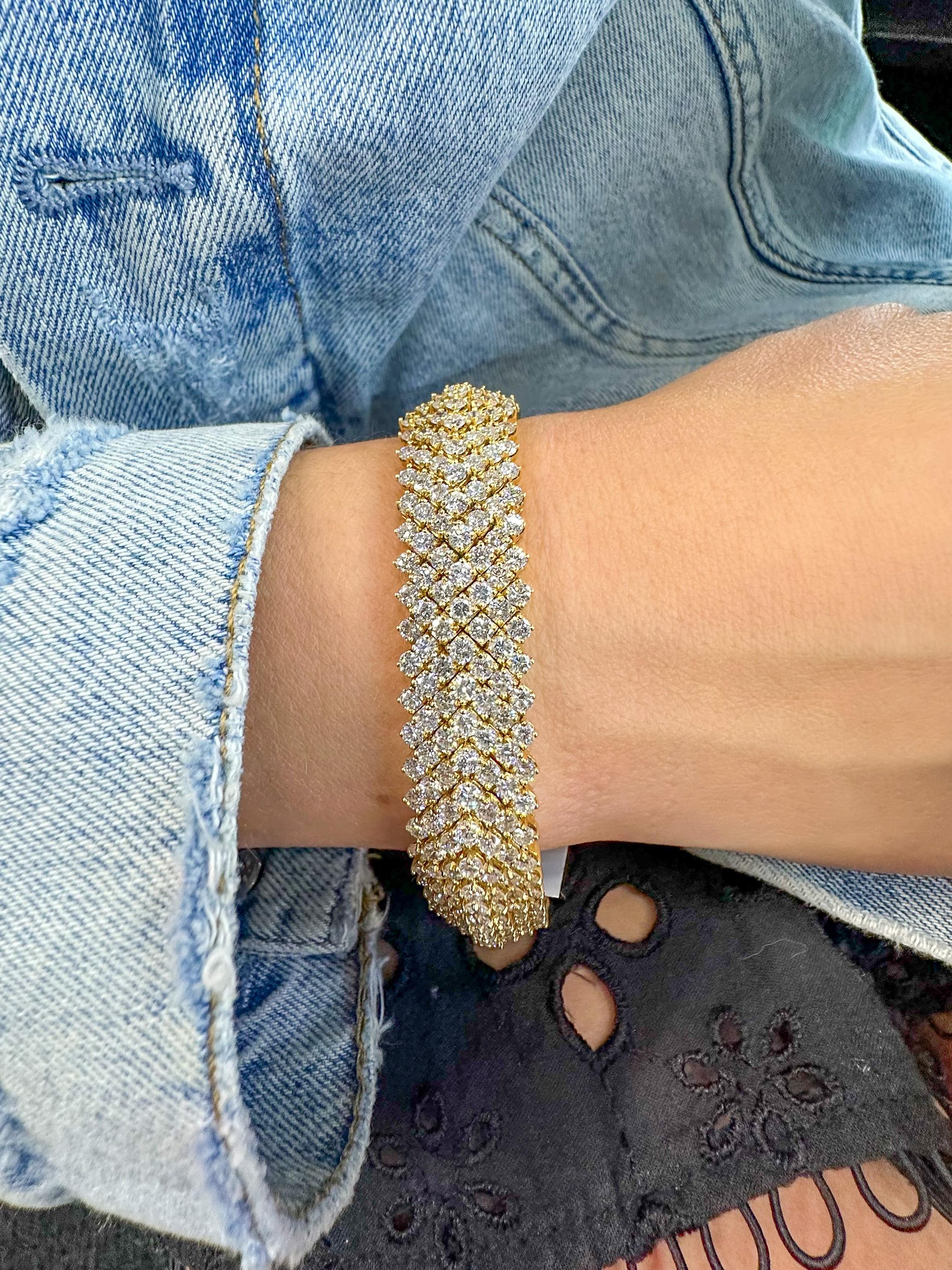 18 Karat Gelbgold 21 Karat Diamant-Teppich-Armband mit mehrerenreihigem Armband im Zustand „Hervorragend“ im Angebot in New York, NY