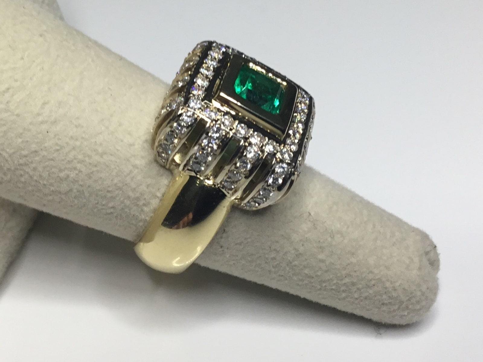 Estate 18K Yellow Gold 3.00 CTW Colombian Emerald & Diamond Cocktail Ring 15 Gra For Sale 3