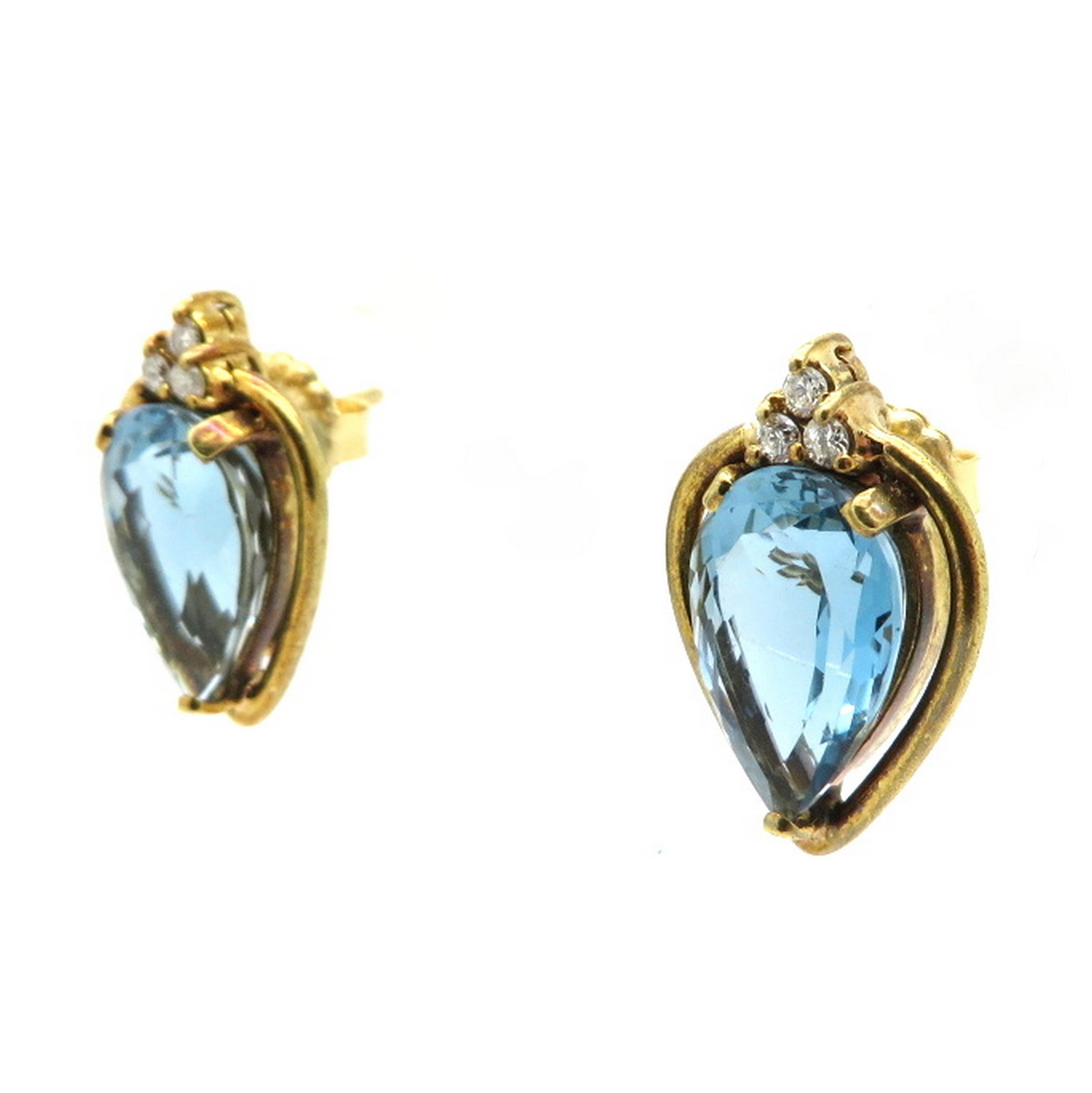 Estate 18 Karat Yellow Gold 8.00 Carat Blue Topaz and Diamond Fashion Earrrings In Excellent Condition For Sale In Scottsdale, AZ