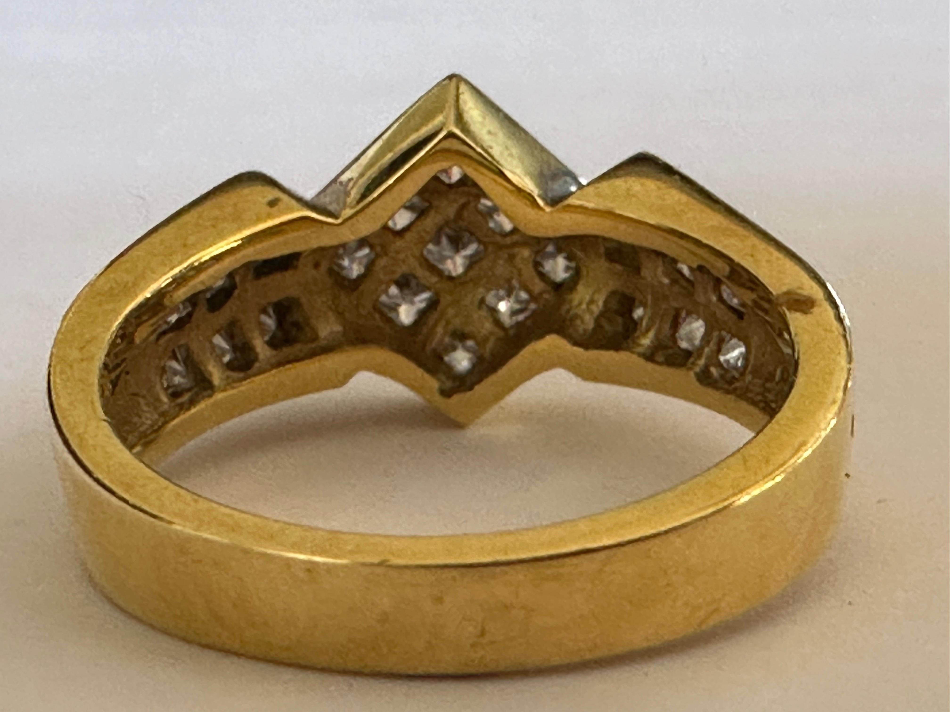 Nachlass 18K Gelbgold und Diamant Unisex-Ring   im Zustand „Gut“ im Angebot in Denver, CO