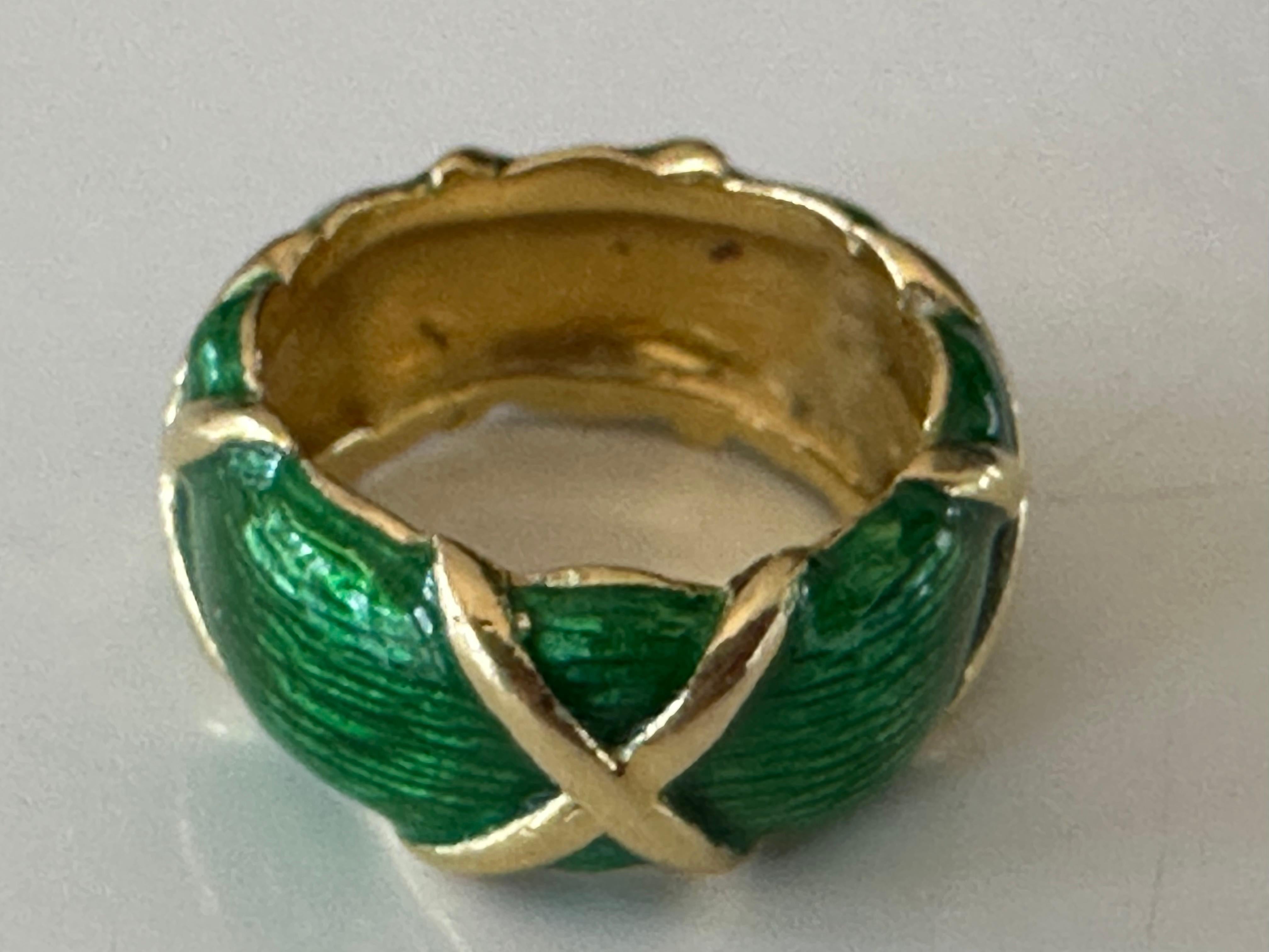 Retro Estate 18k Yellow Gold and Green Enamel Band For Sale