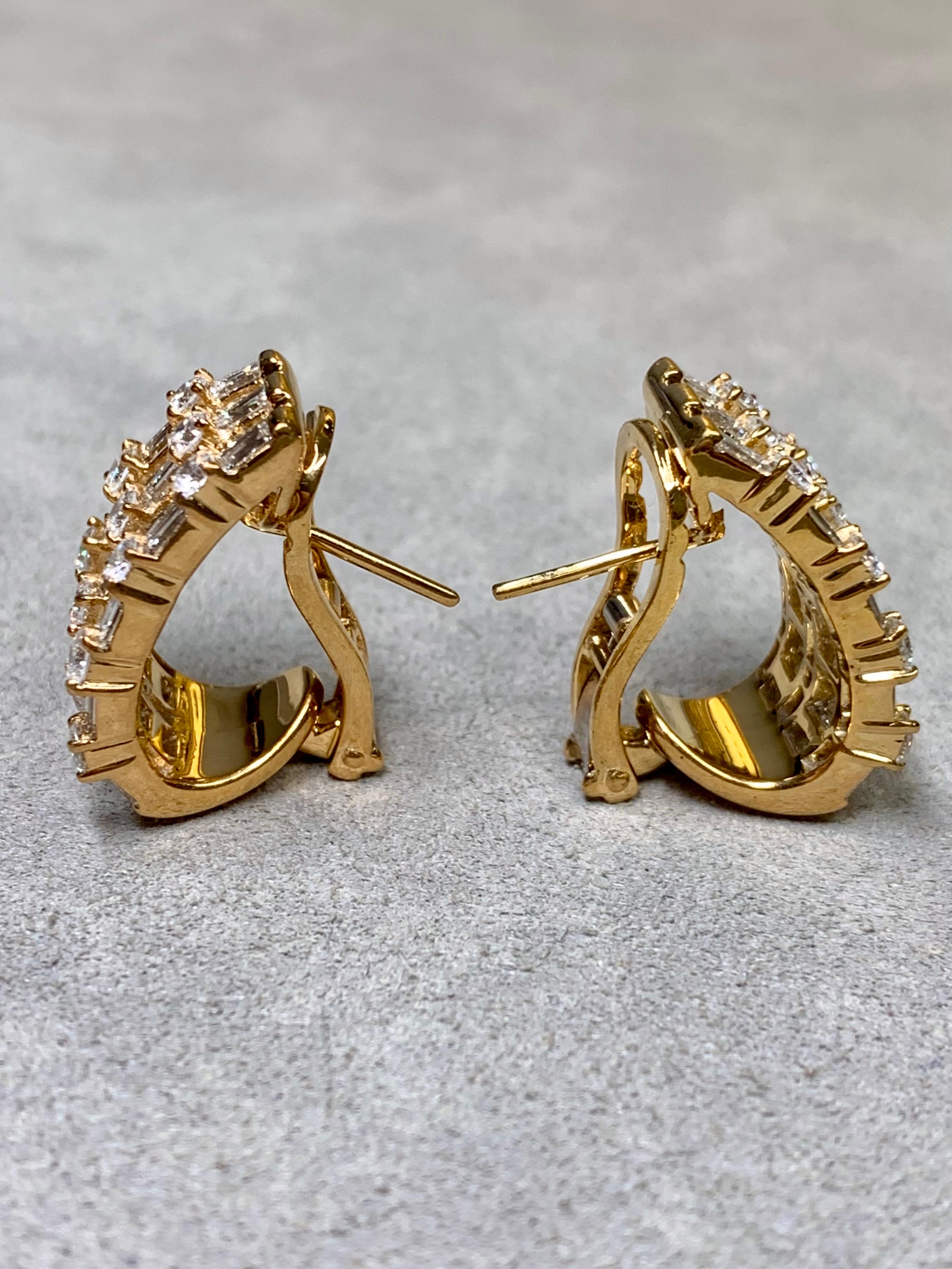 Taglio baguette Orecchini con diamanti grandi e rotondi Baguette in oro giallo 18 carati 8,40ctw G Vs in vendita