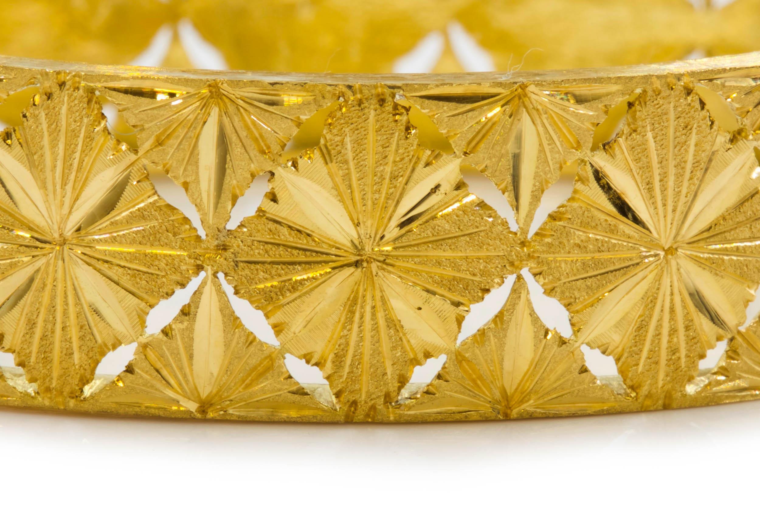 20th Century Estate 18K Yellow Gold Bright-Cut Bangle Bracelet For Sale