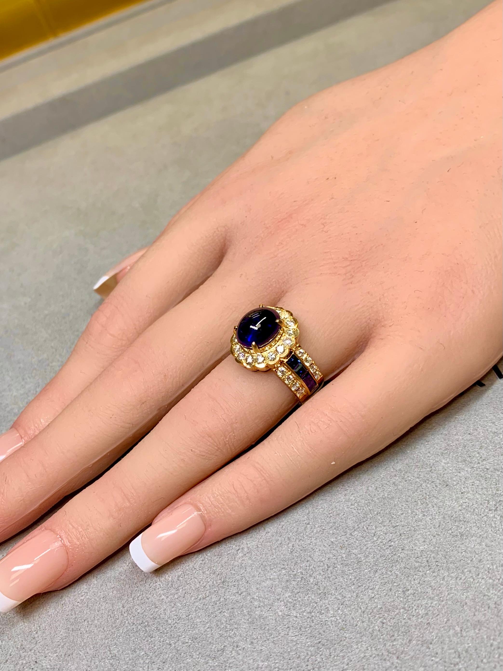 Bague cocktail en or jaune 18K saphir cabochon diamant Rosetta 6.57ctw en vente 4