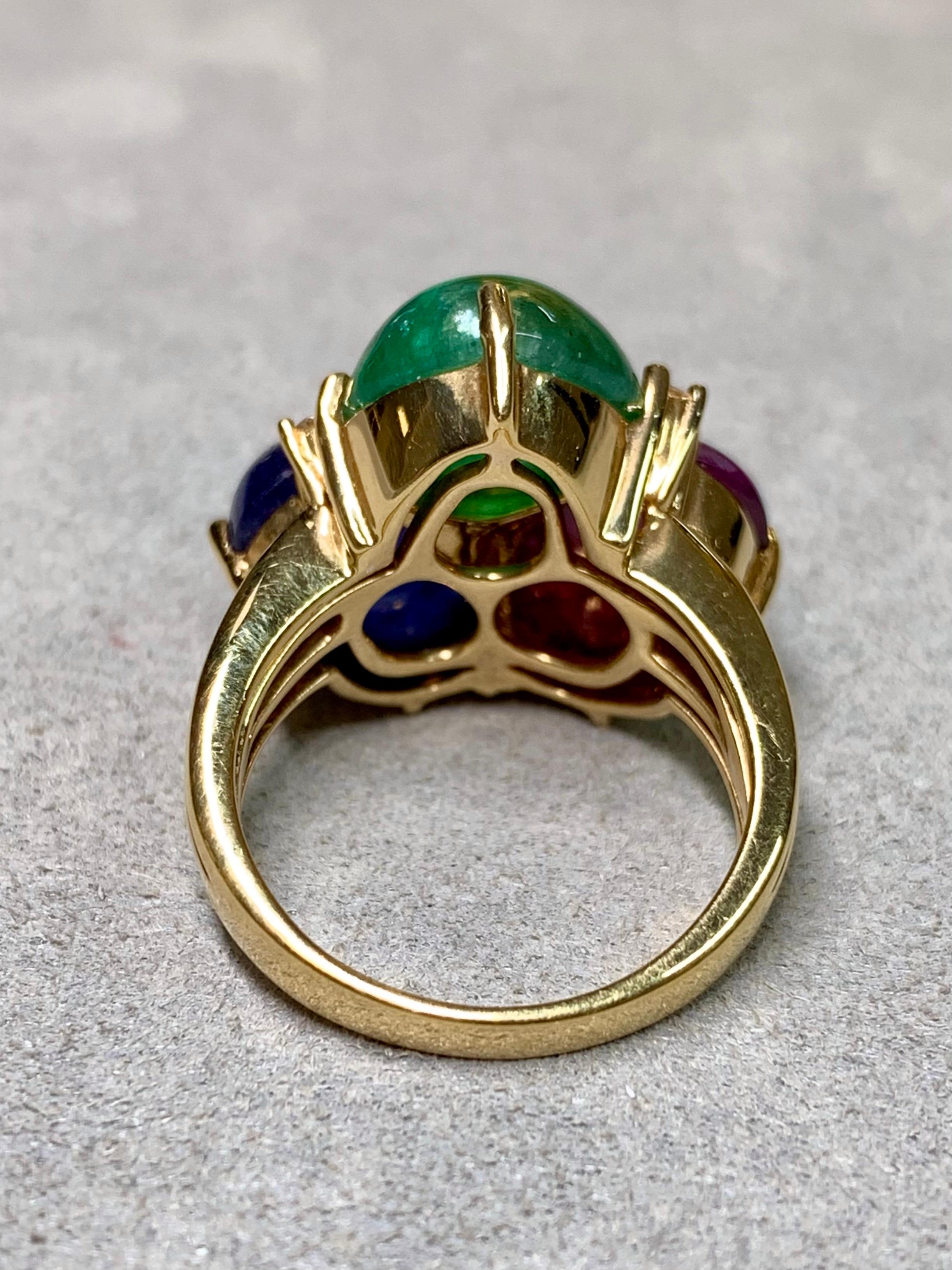 Women's or Men's Estate 18K Yellow Gold Cabochon Sapphire Ruby Emerald Diamond Cocktail Ring 20ct For Sale