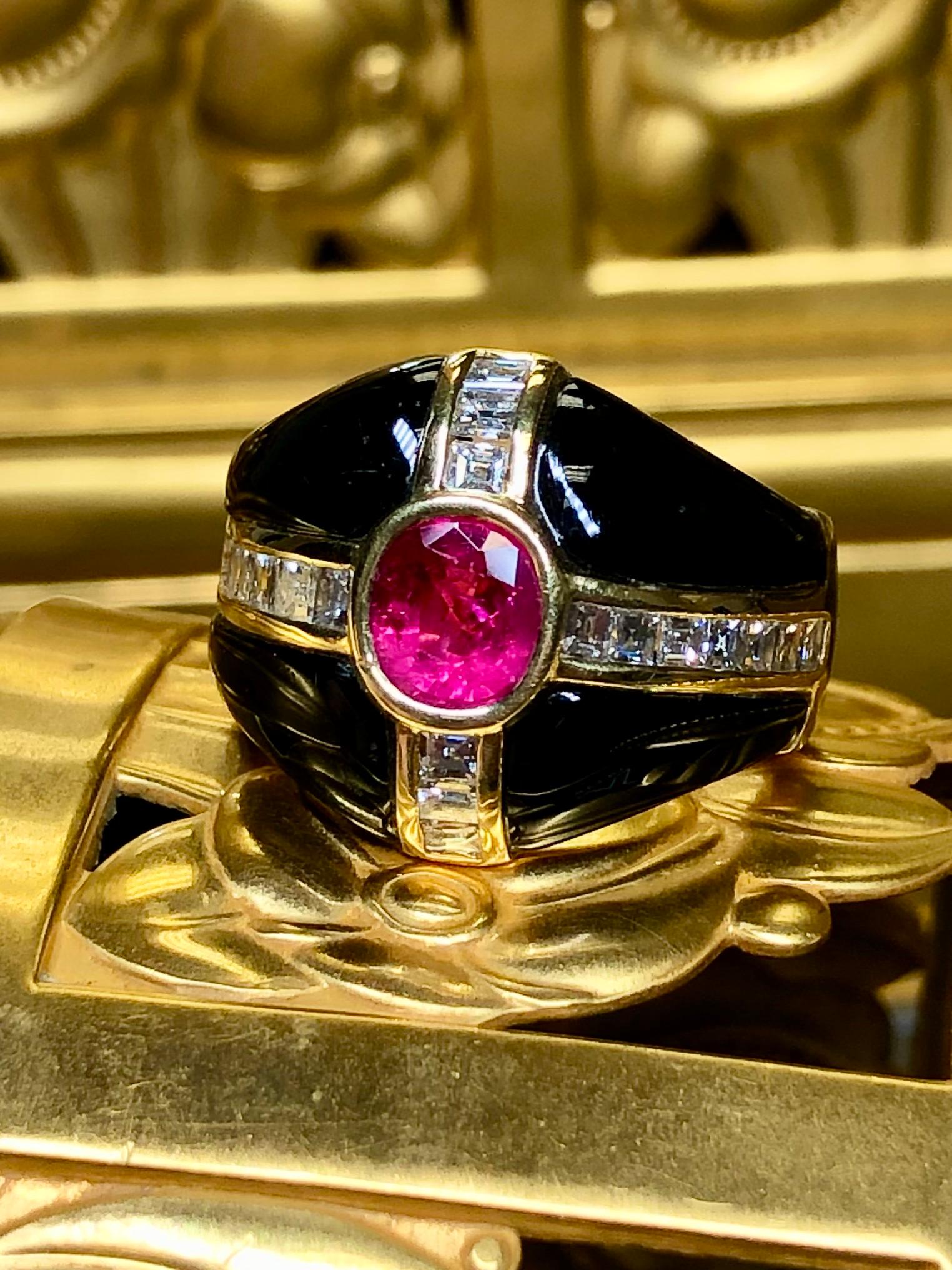Anillo de cóctel de oro amarillo de 18 quilates con diamante baguette cuadrado Carre de rubí y ónice GIA Art Decó en venta