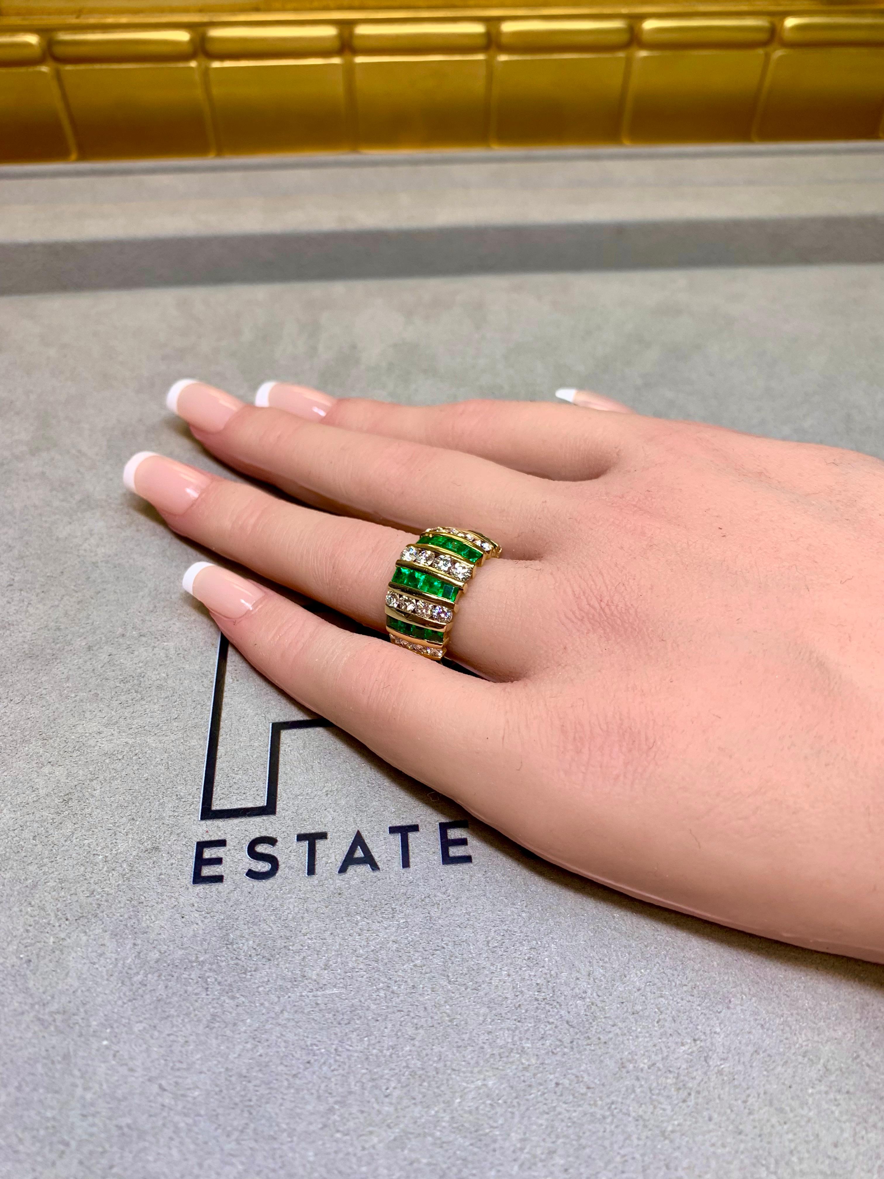 Estate 18K Gelbgold Channel Set Square Smaragd Diamant Cocktail Ring 4,60ctw im Angebot 2