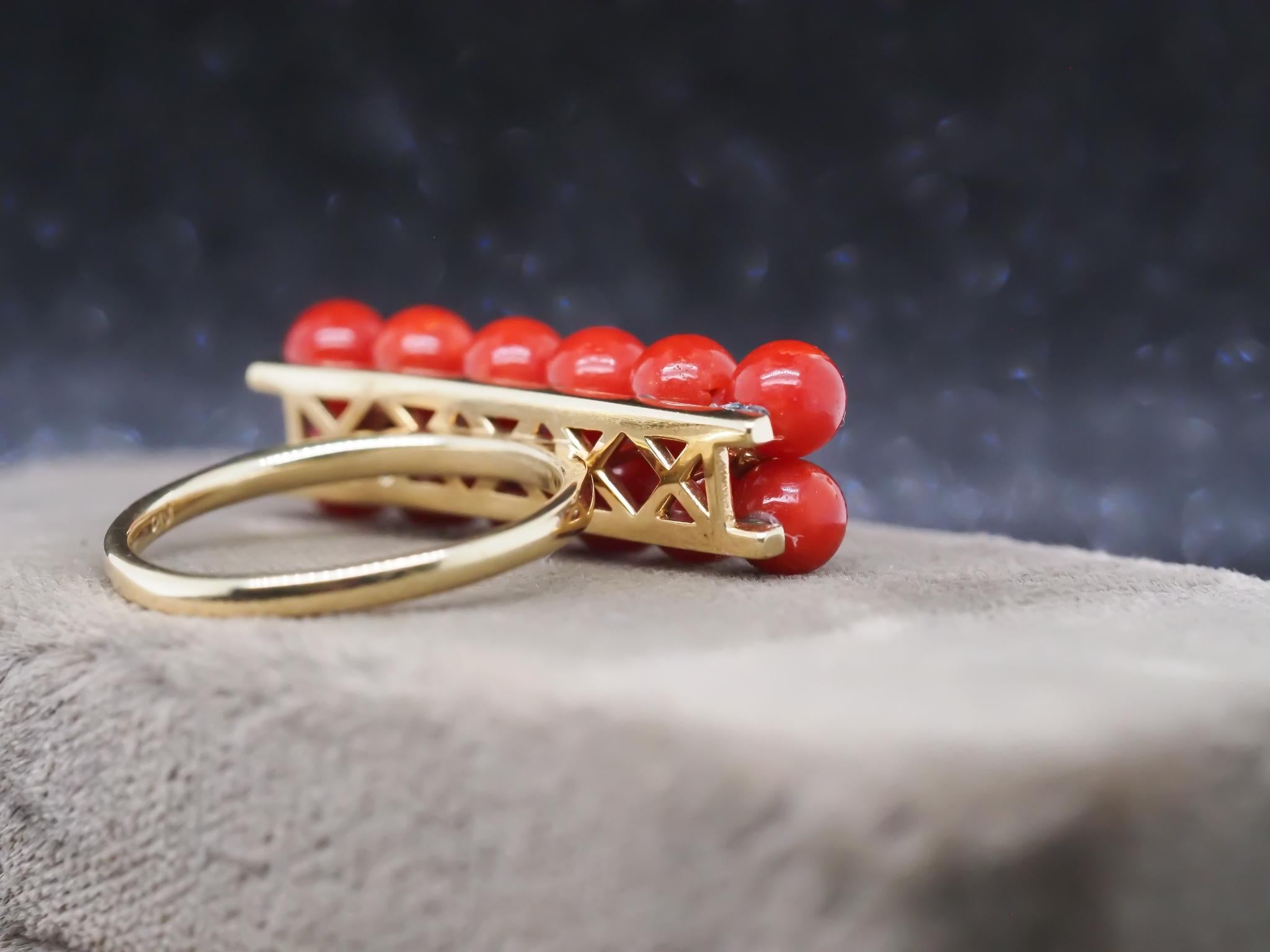 Estate 18K Yellow Gold Coral and Diamond Horizontal Bar Ring For Sale 5