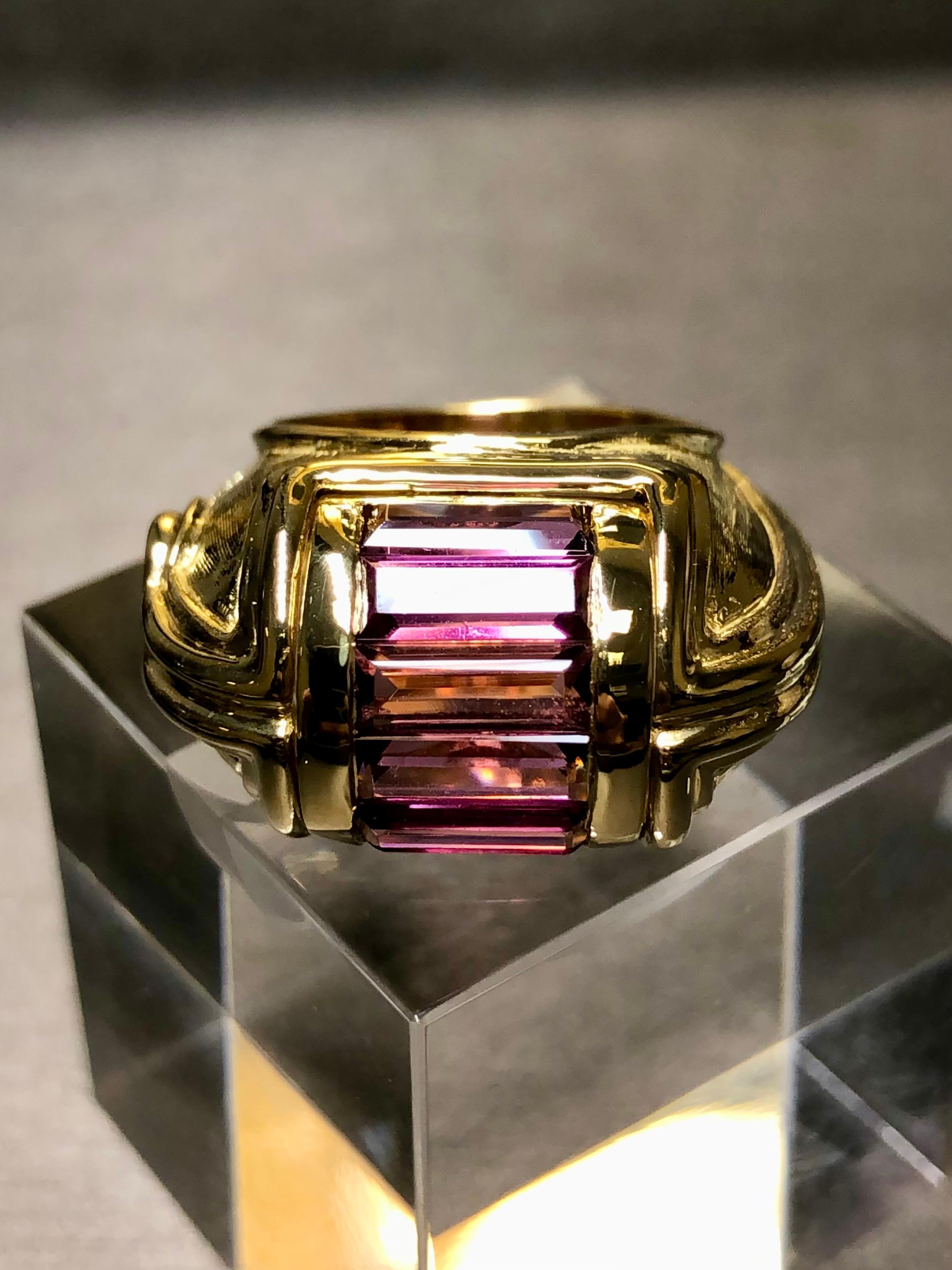 Contemporary Estate 18K Yellow Gold Designer Tourmaline Textured Dome Cocktail Ring 11cttw For Sale