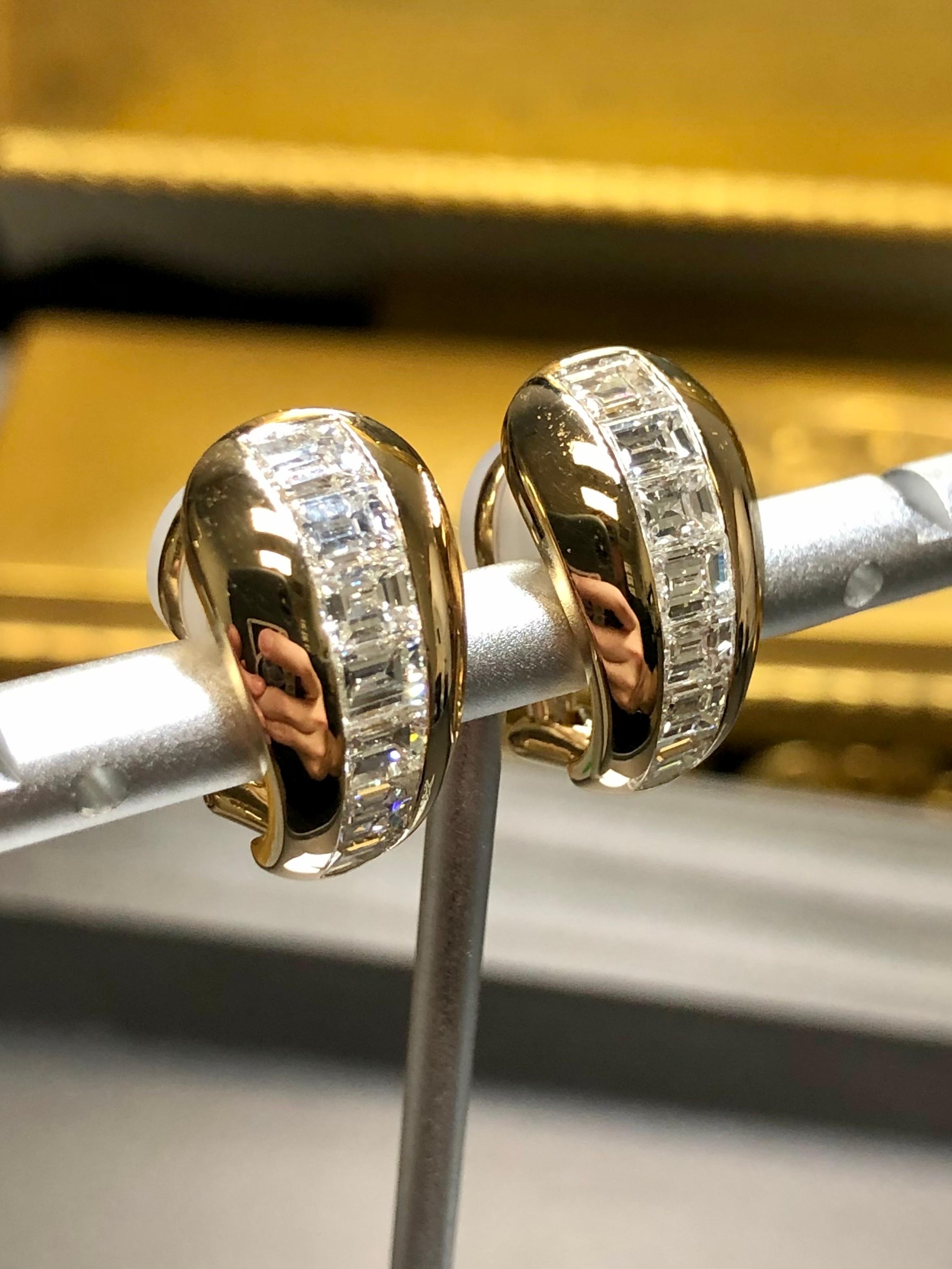 Contemporary Estate 18K Yellow Gold Large Baguette Diamond Huggie Earrings G Vs For Sale
