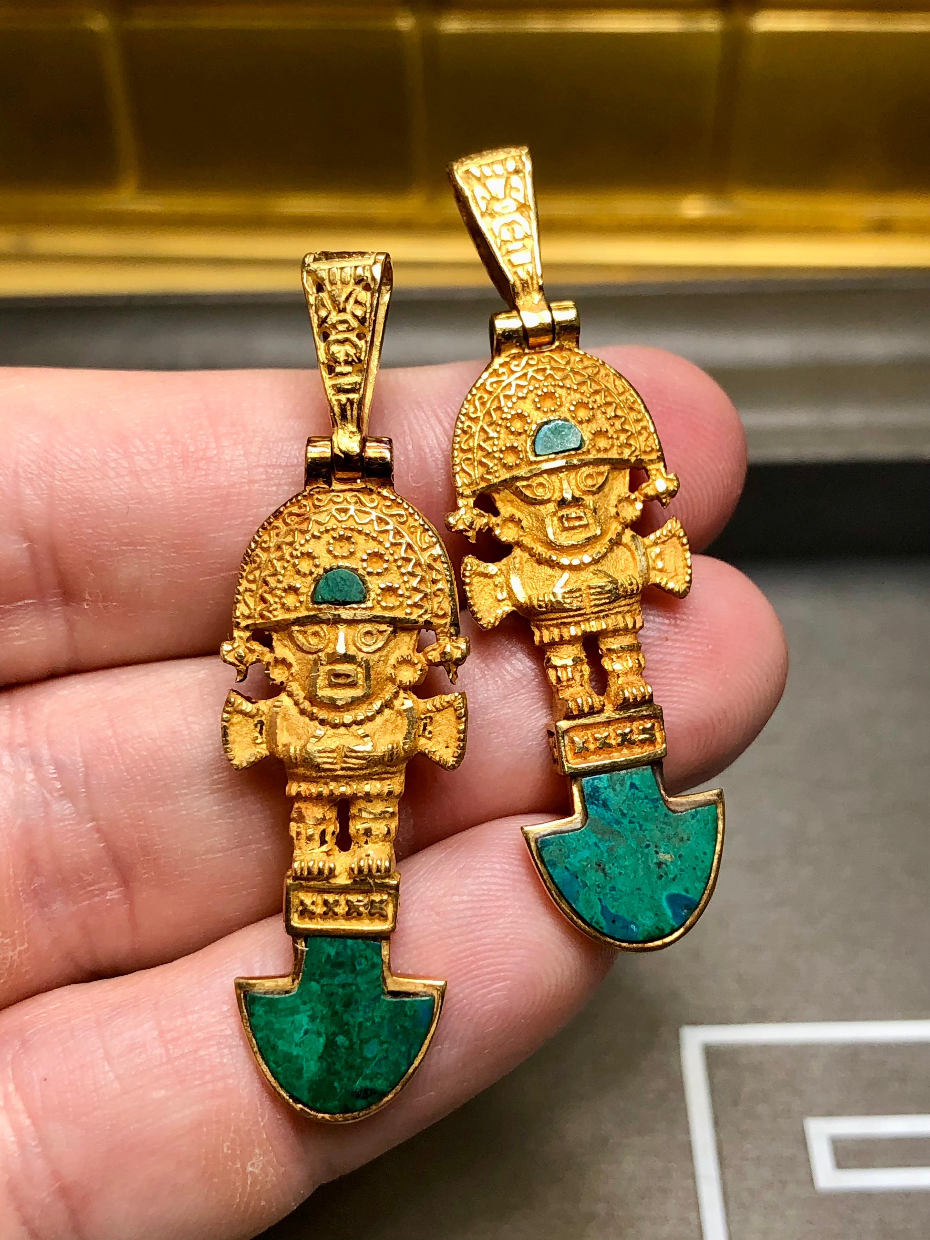 Estate 18K Yellow Gold Malachite Peruvian Tumi Deity Hook Back Drop Earrings In Good Condition For Sale In Winter Springs, FL