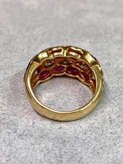 Anillo de oro amarillo de 18 quilates con rubí marquesa y diamantes en tejido de cesto para cóctel