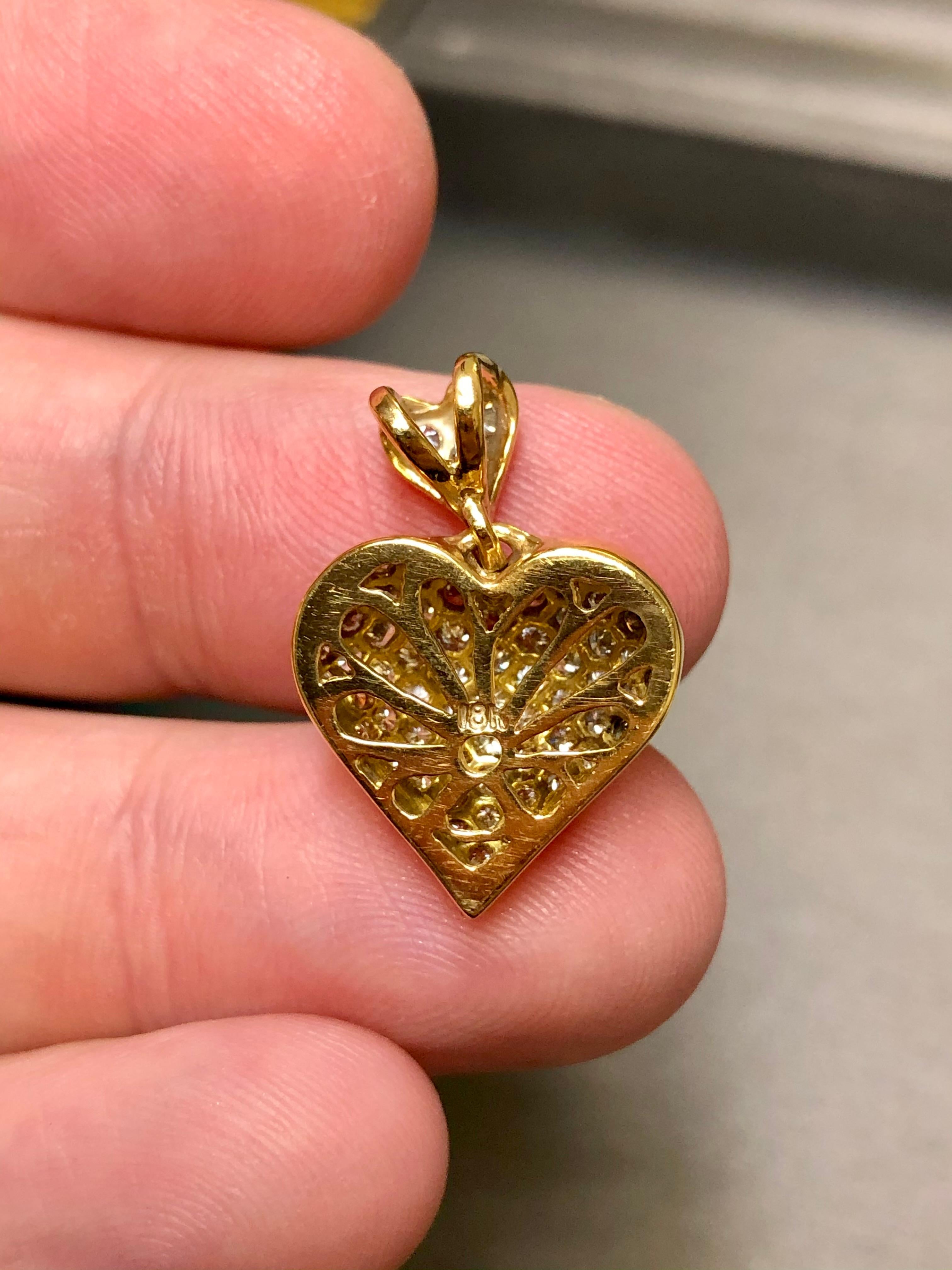 Round Cut Estate 18K Yellow Gold Pave Diamond Heart Pendant G Vs 2cttw For Sale
