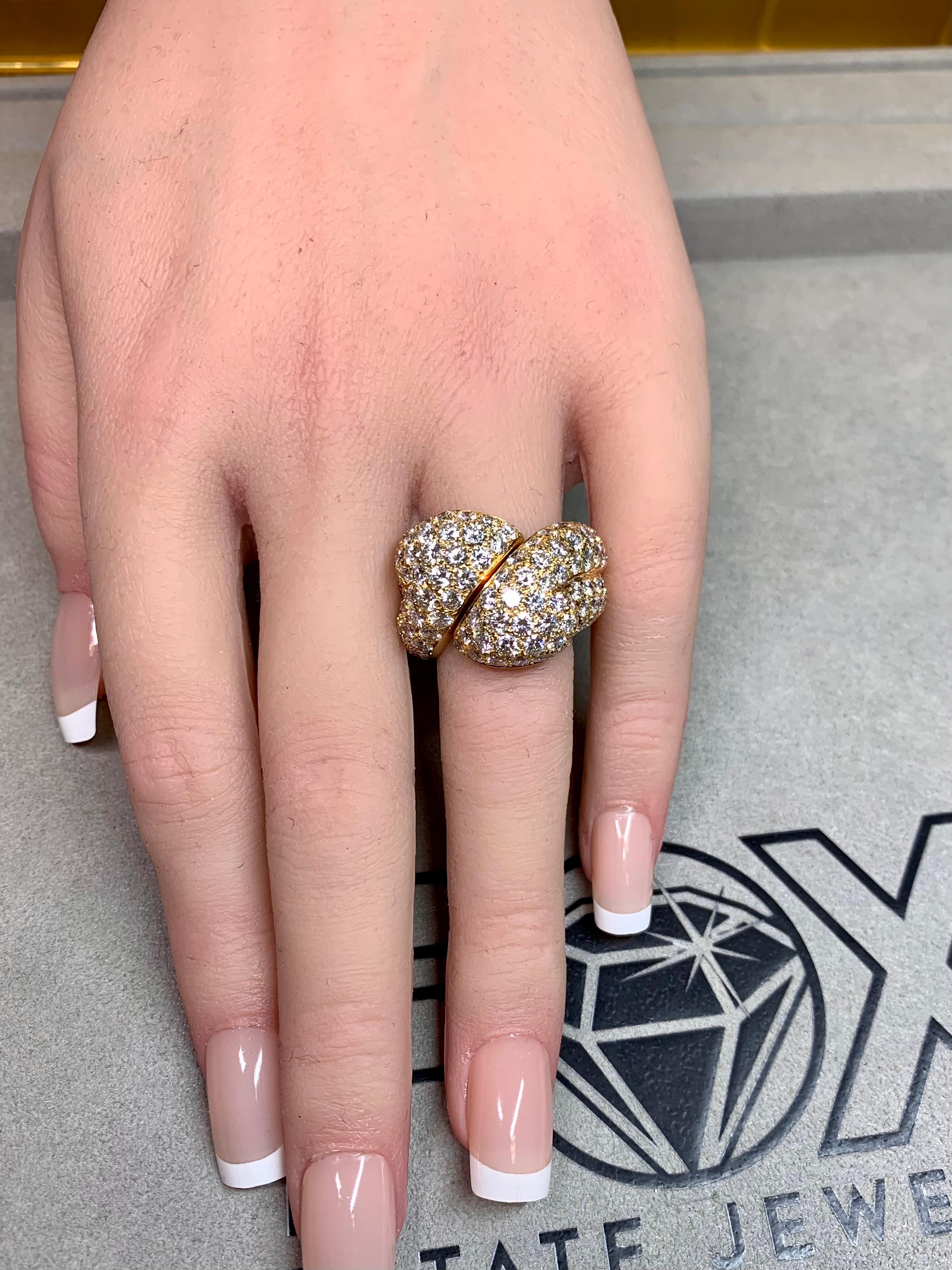 Bague de cocktail en or jaune 18K Pavé de diamants à charnière par Blickman en vente 13
