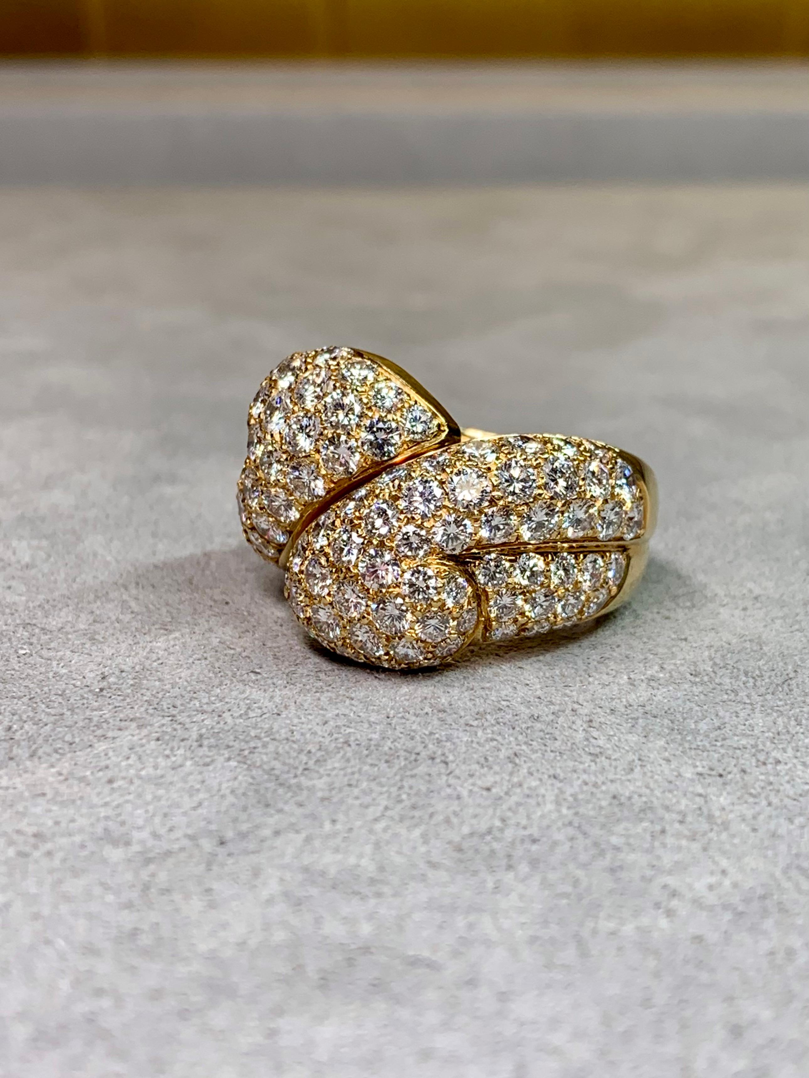 Bague de cocktail en or jaune 18K Pavé de diamants à charnière par Blickman Excellent état - En vente à Winter Springs, FL