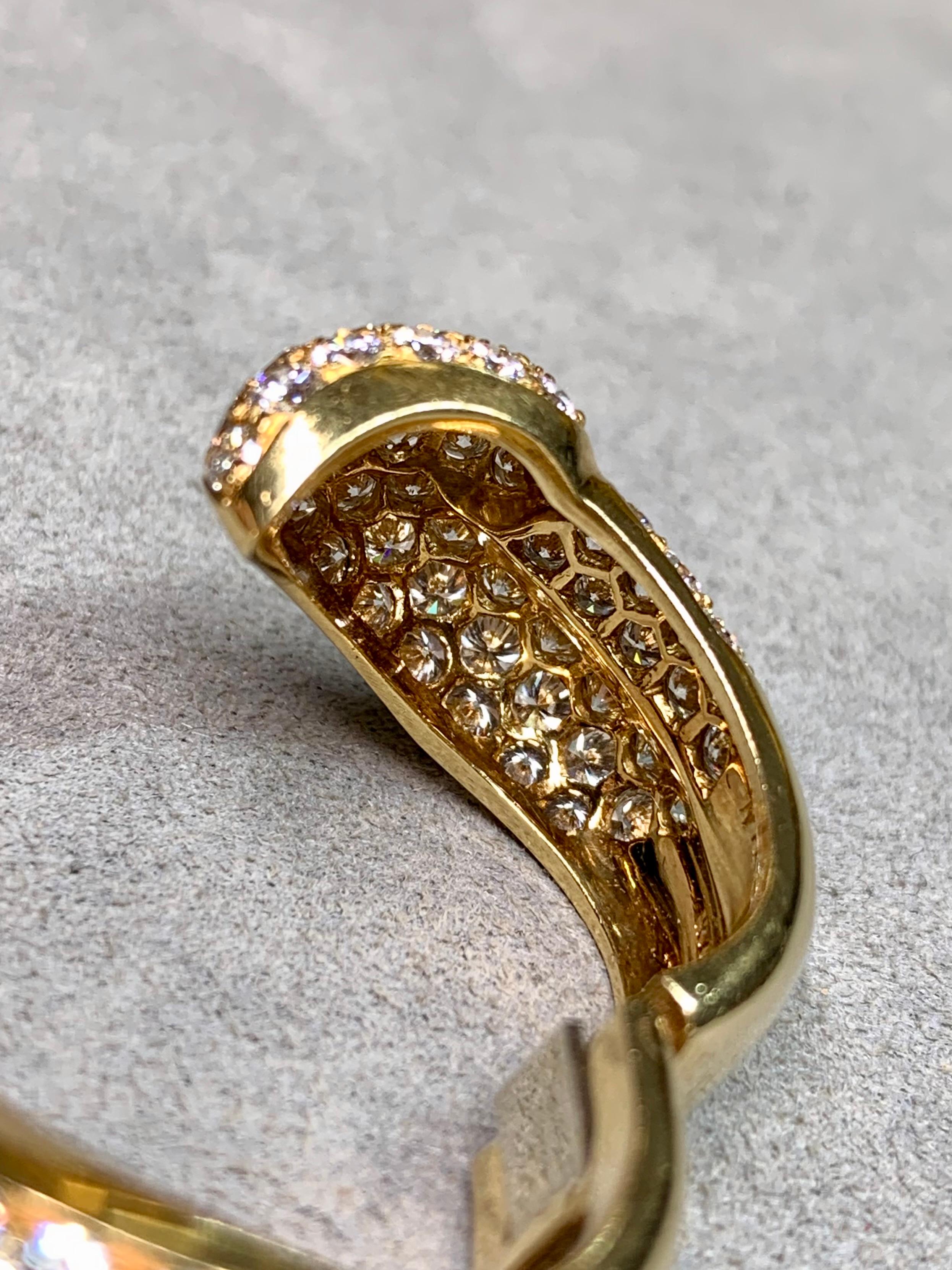 Bague de cocktail en or jaune 18K Pavé de diamants à charnière par Blickman en vente 2