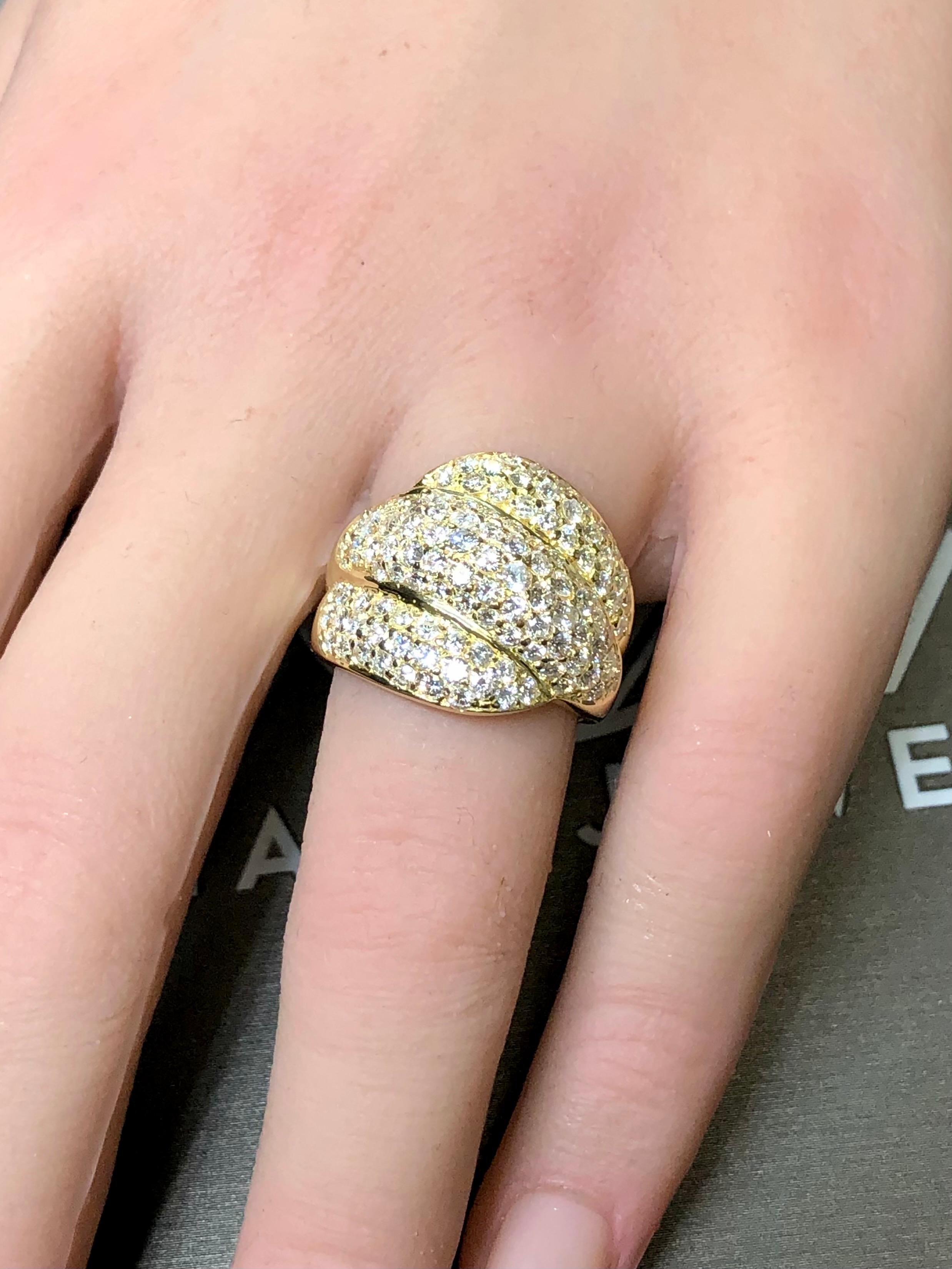 Estate 18K Yellow Gold Pave Diamond Wide Scalloped Bypass Ring 2.70cttw Sz 6.5 For Sale 5