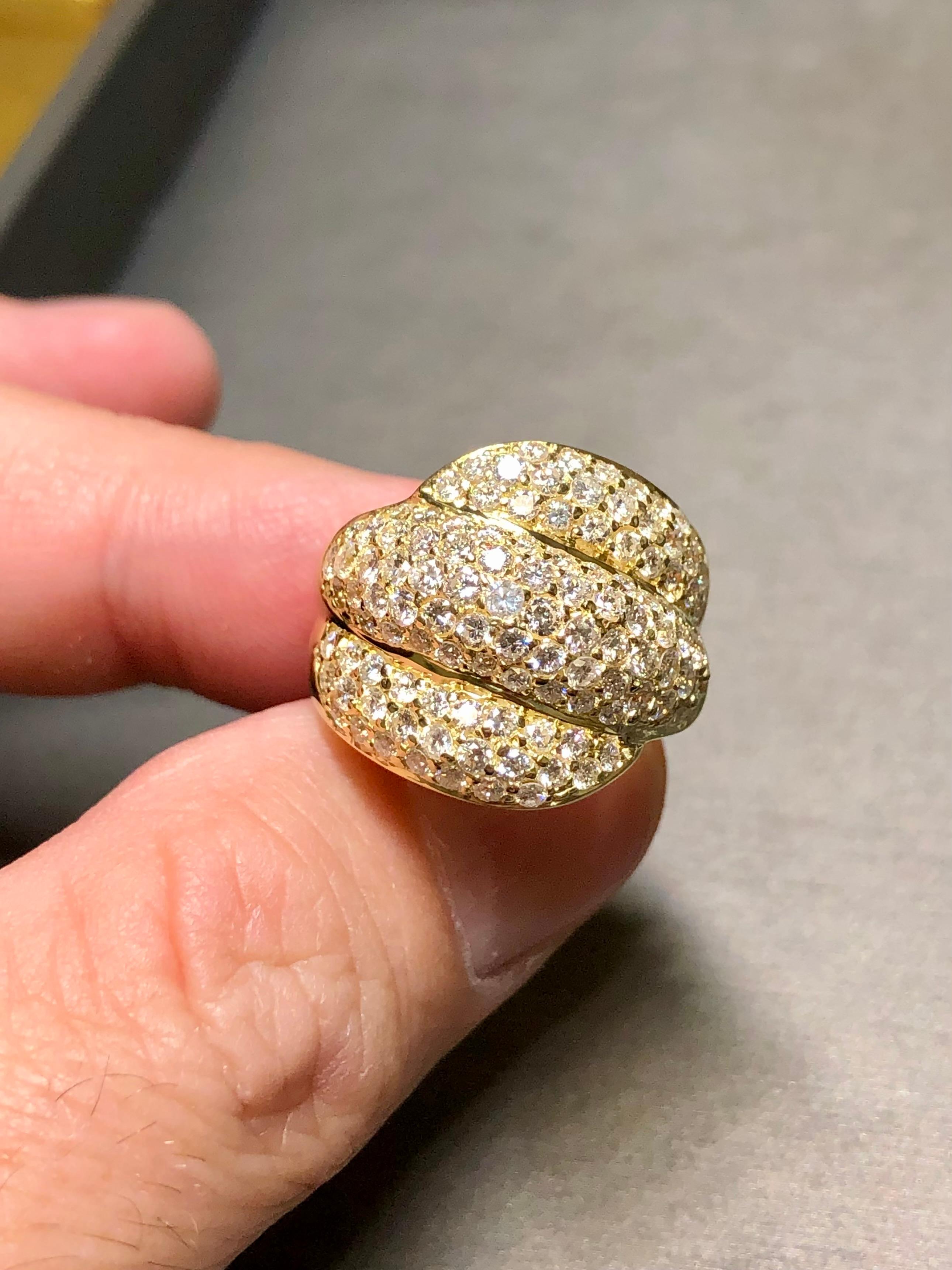 Estate 18K Yellow Gold Pave Diamond Wide Scalloped Bypass Ring 2.70cttw Sz 6.5 For Sale 2