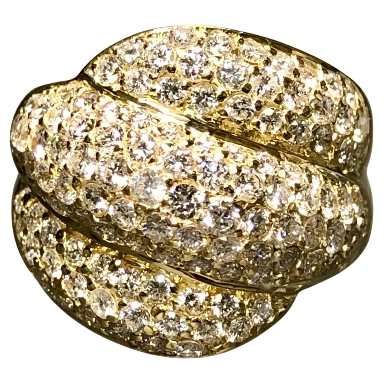 Anillo de oro amarillo de 18 quilates con diamantes pavé y festoneado ancho 2,70 ctw talla 6,5