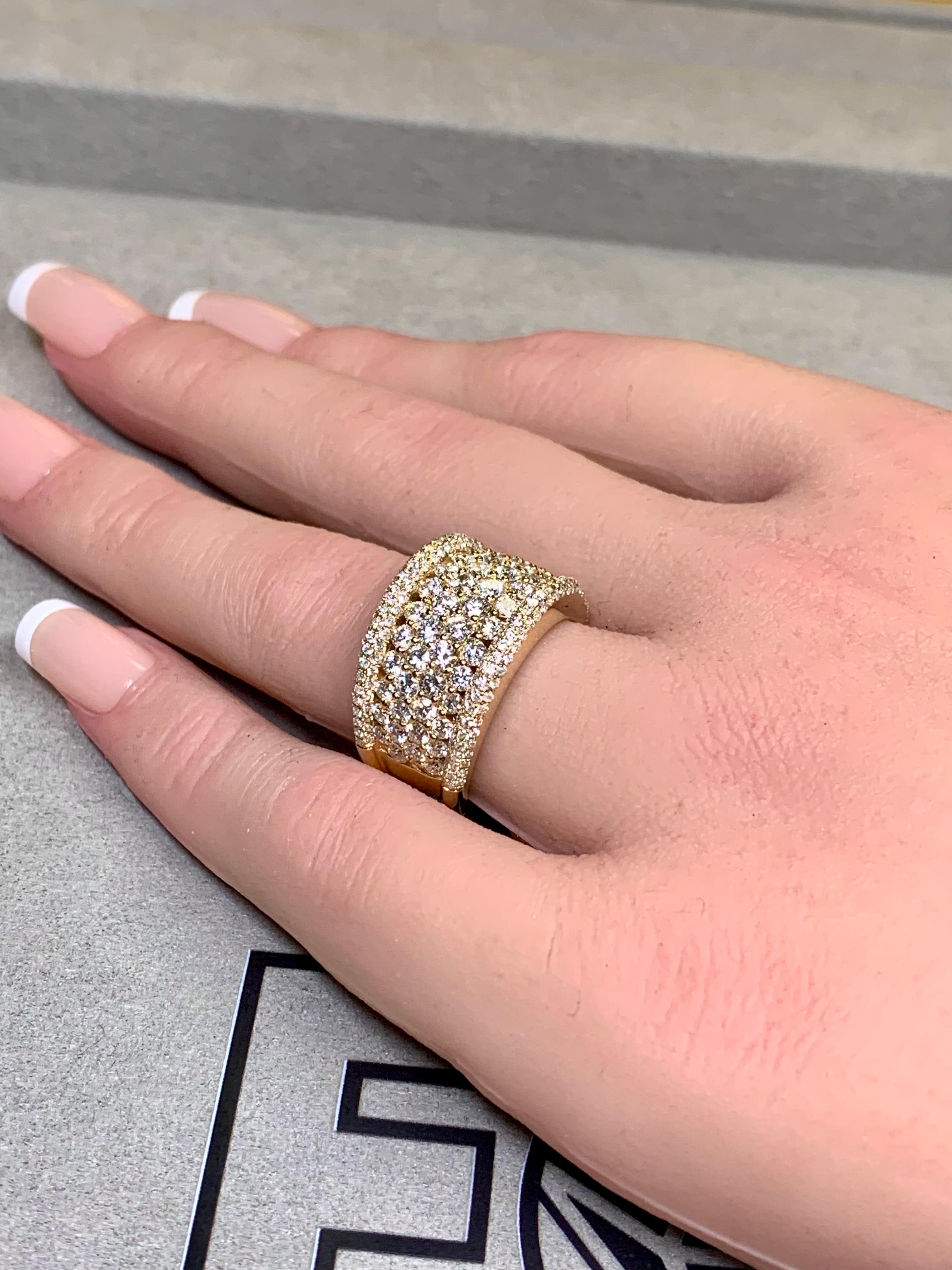 Estate 18K Yellow Gold Prong Set Diamond Wide Cigar Band Cocktail Ring 4.70ctw im Angebot 4