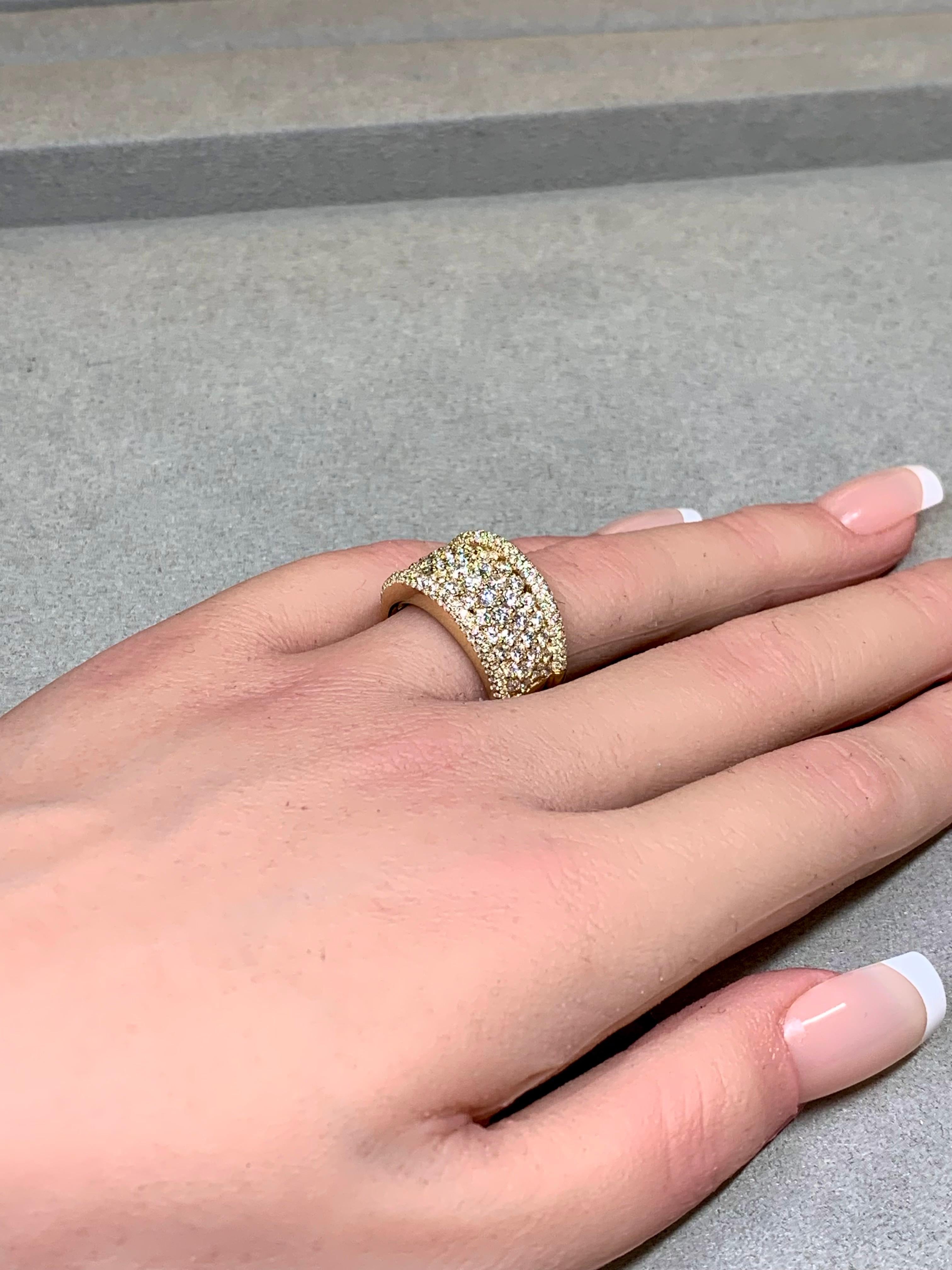 Estate 18K Yellow Gold Prong Set Diamond Wide Cigar Band Cocktail Ring 4.70ctw im Angebot 5