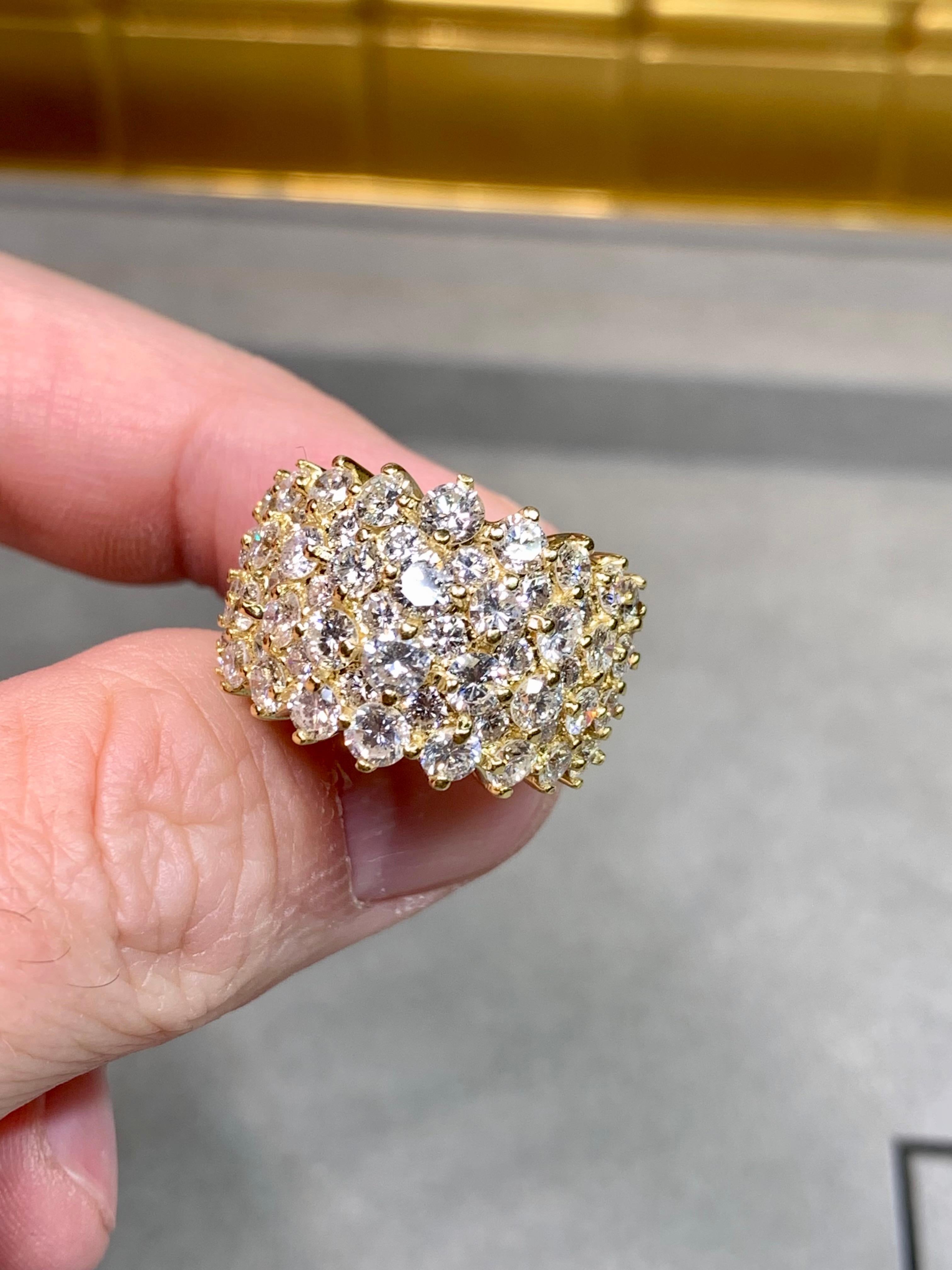 Bague de cocktail en or jaune 18K sertie de diamants larges 7ctw Bon état - En vente à Winter Springs, FL