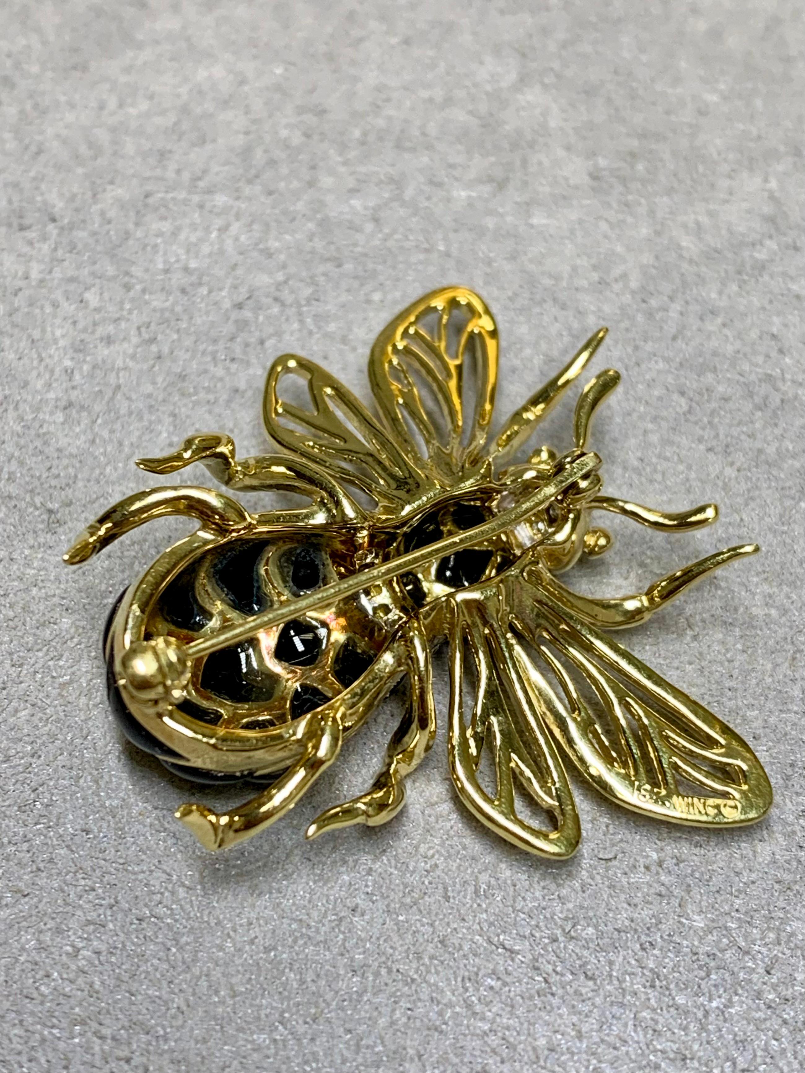 Alfiler de oro amarillo de 18 quilates ROBERT WANDER WINC con diamantes y ónix pulido con forma de abeja en Bueno estado para la venta en Winter Springs, FL