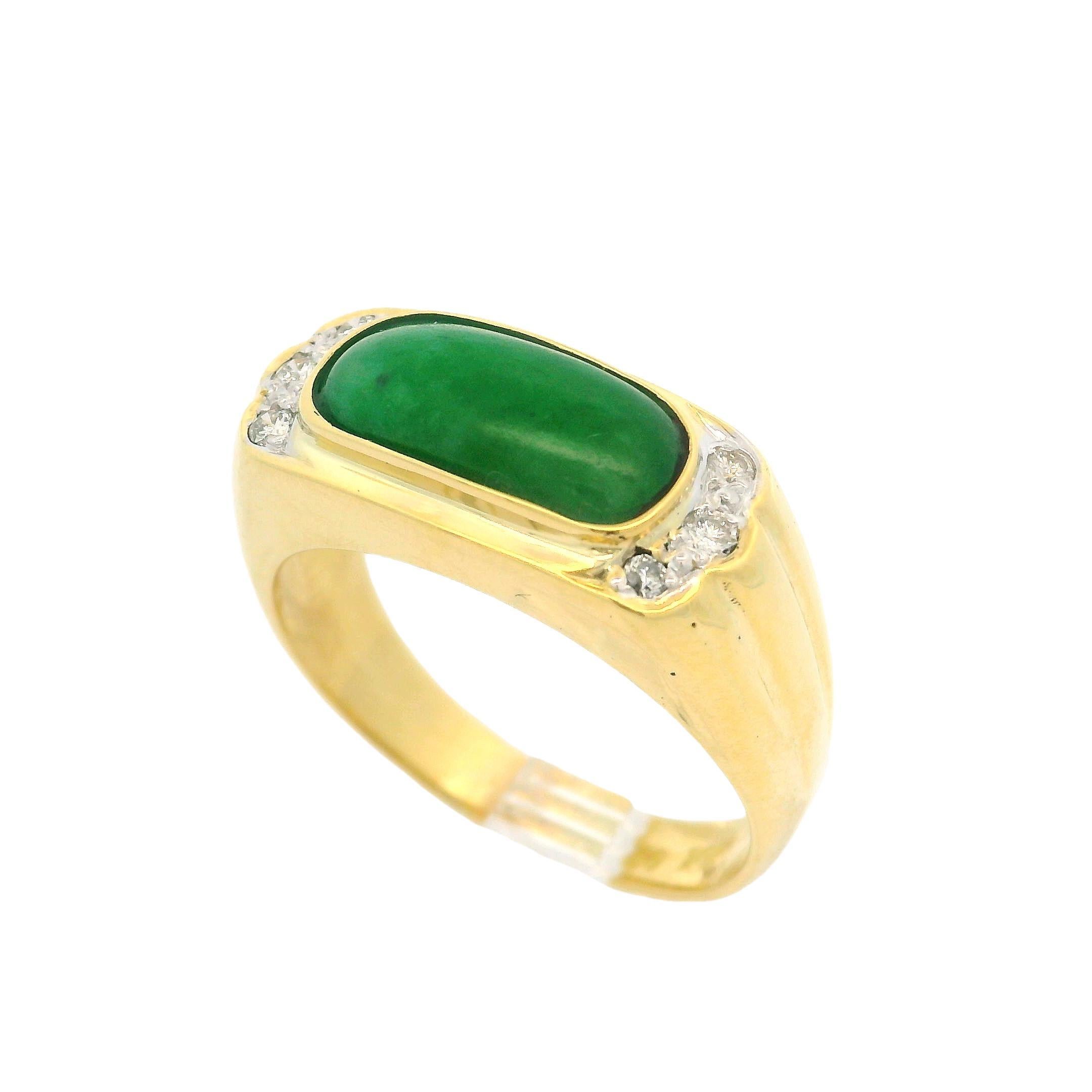 Estate 18k Yellow Gold Saddle Cut Jade w/ Diamond Accents Band Ring Size 7.5 1
