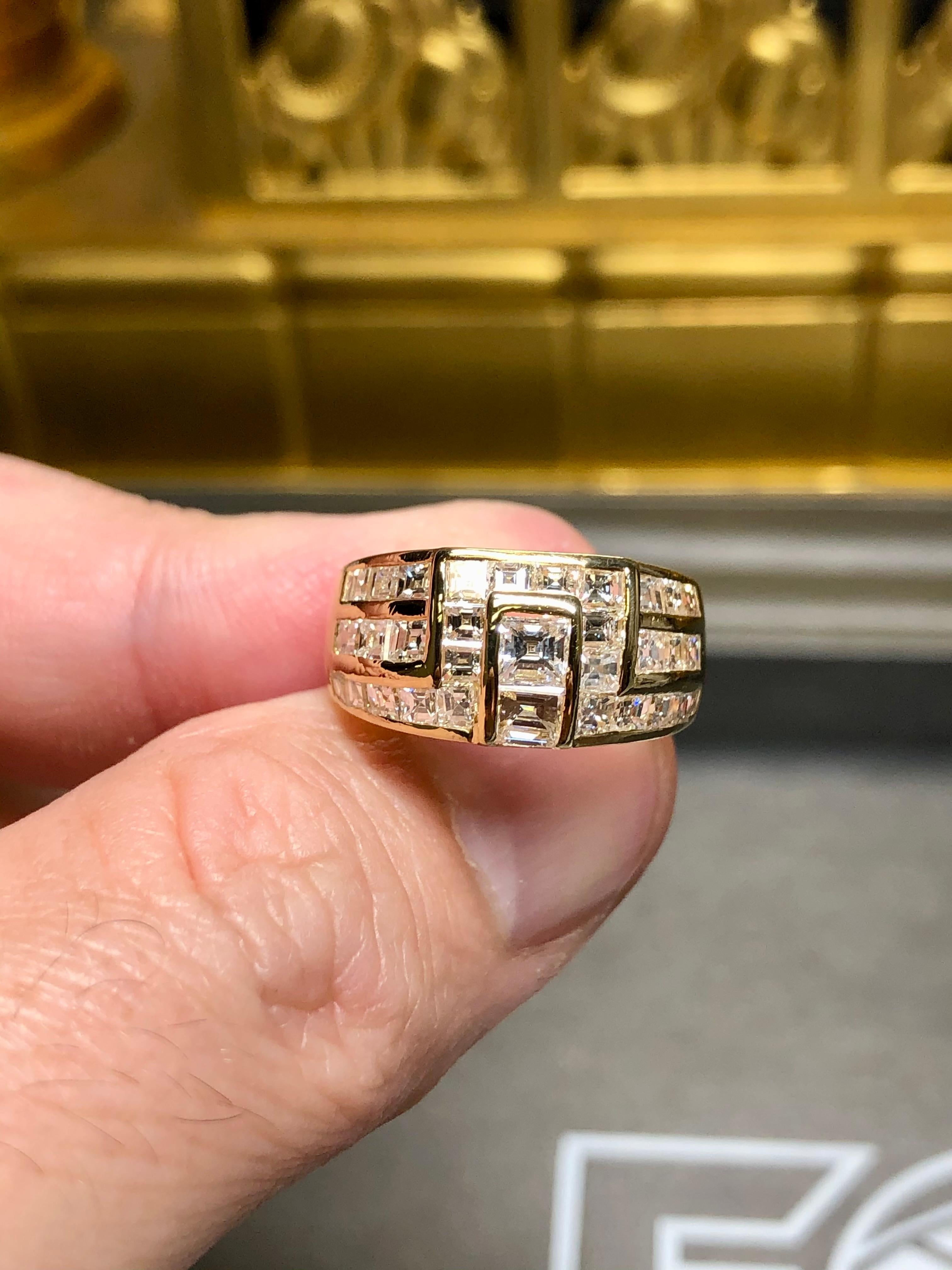 Estate 18K Yellow Gold Square Baguette Diamond Channel Set Wide Band Ring 3.20ct In Excellent Condition For Sale In Winter Springs, FL