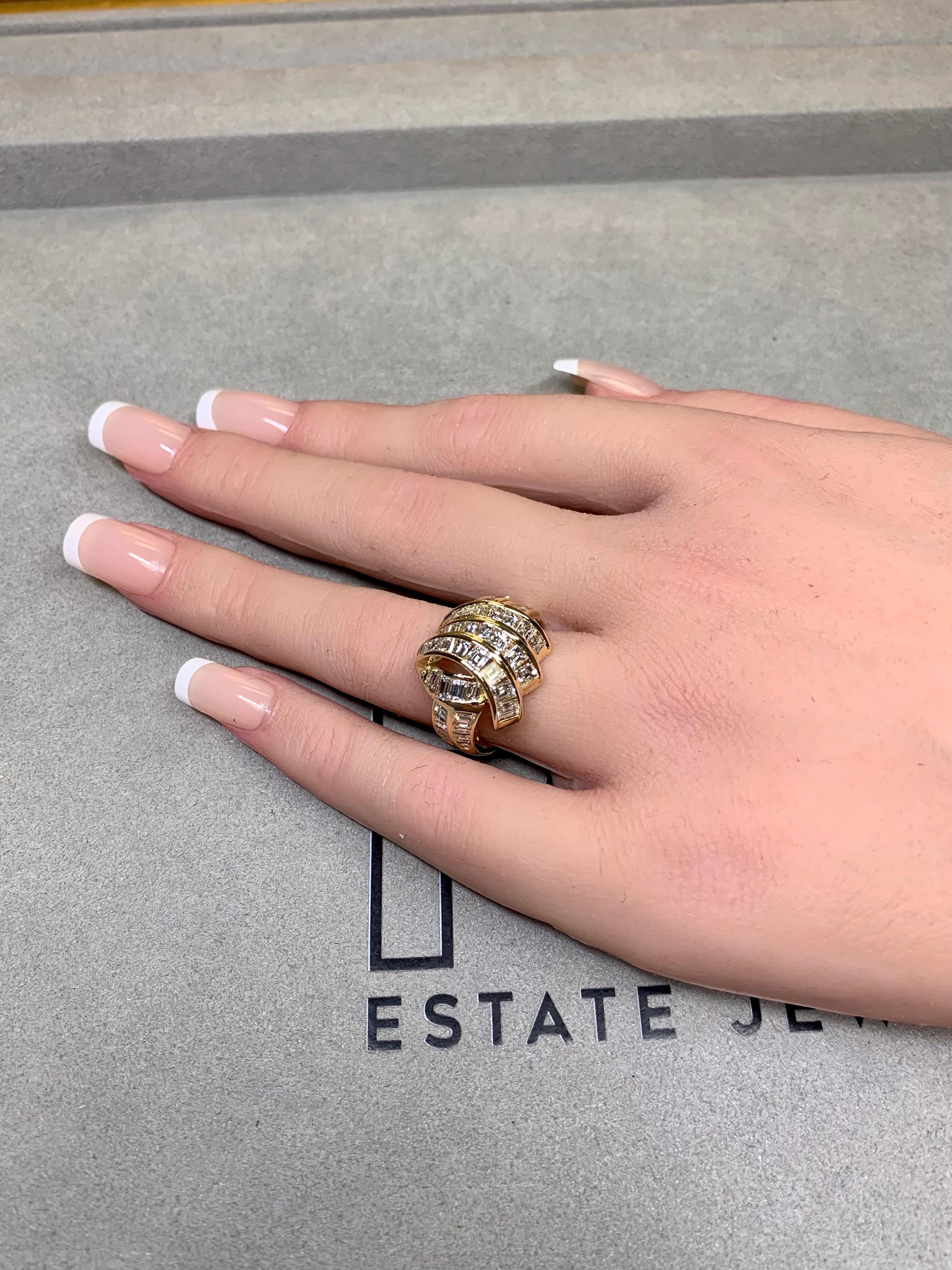 Anello Cocktail Quadrato Baguette con Diamante Dimensionale in Oro Giallo 18K Estate 4,80ctw in vendita 4