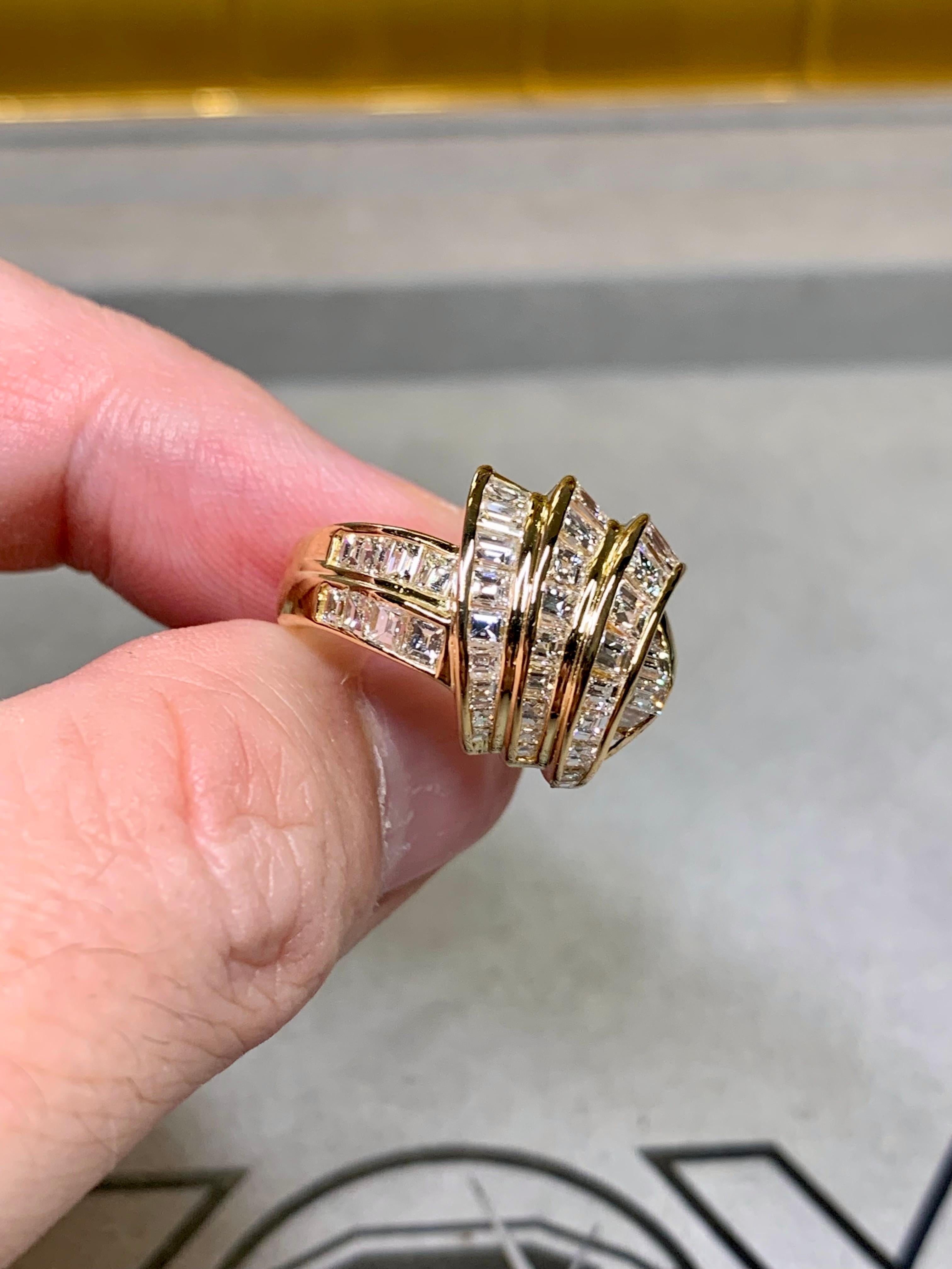 Anello Cocktail Quadrato Baguette con Diamante Dimensionale in Oro Giallo 18K Estate 4,80ctw in vendita 1