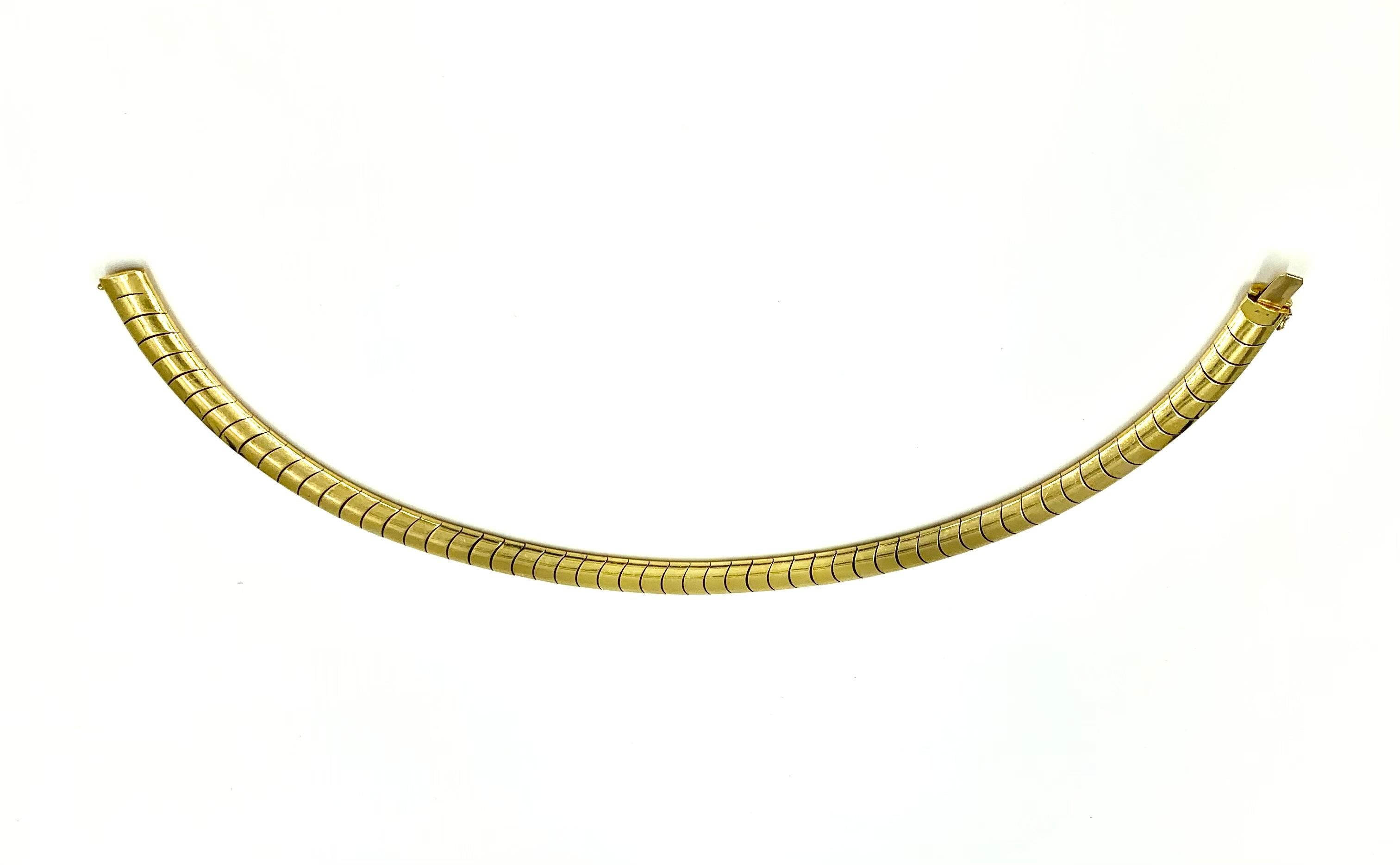 Estate 18K Yellow Gold Substantial Articulated Snake Choker Necklace For Sale 9
