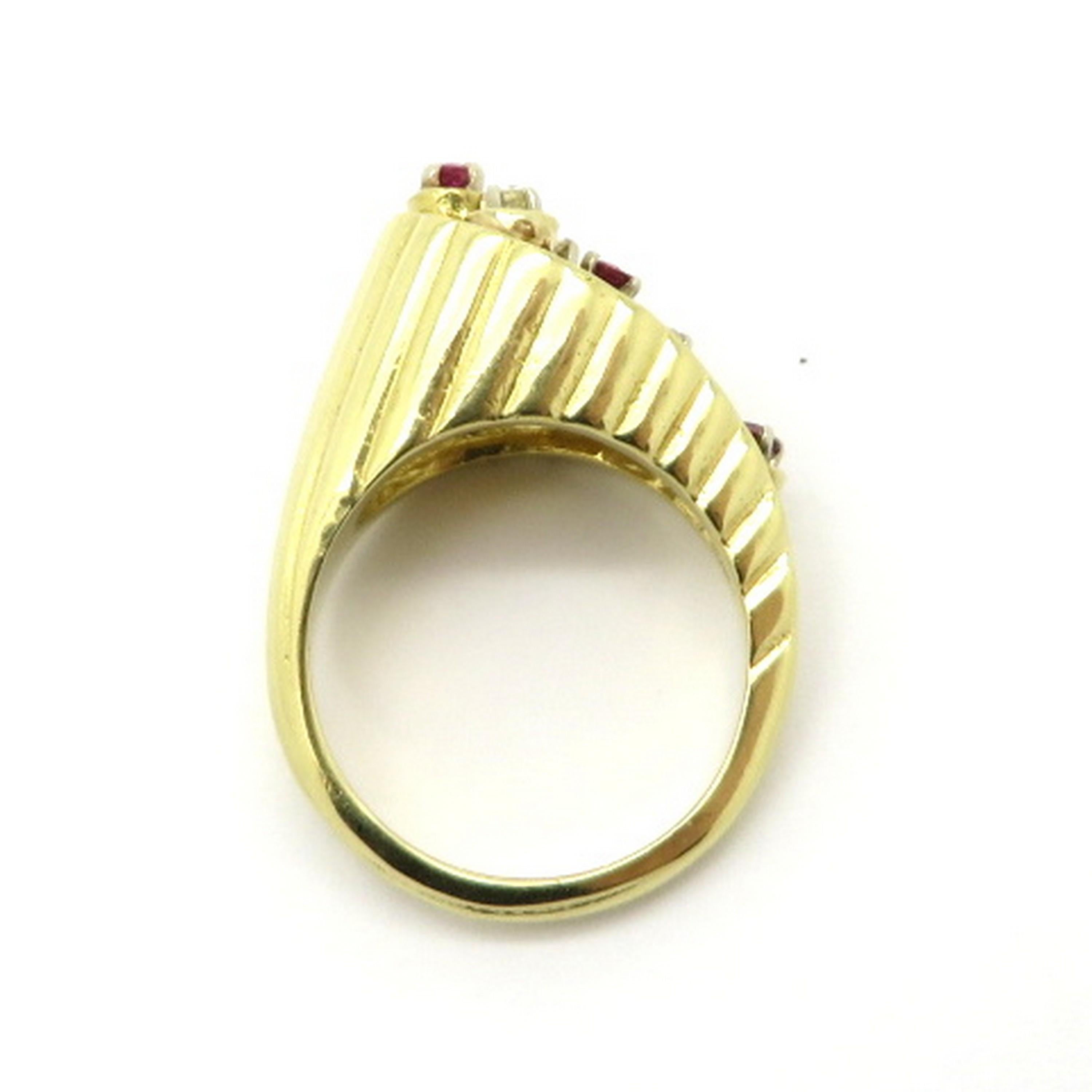 Estate 18 Karat Gold Teardrop Round Diamond and Ruby Fashion Cocktail Ring In Excellent Condition In Scottsdale, AZ