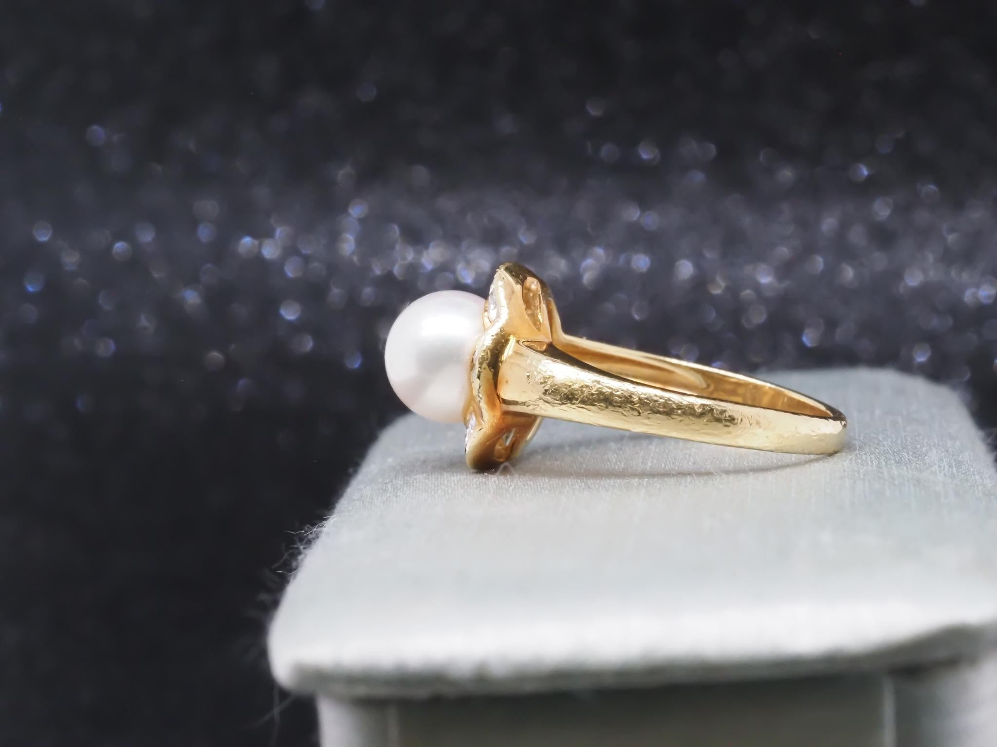 Taglio brillante Tenuta in oro giallo 18 carati Tiffany & Co. Anello con perle e diamanti - VHK#451a in vendita